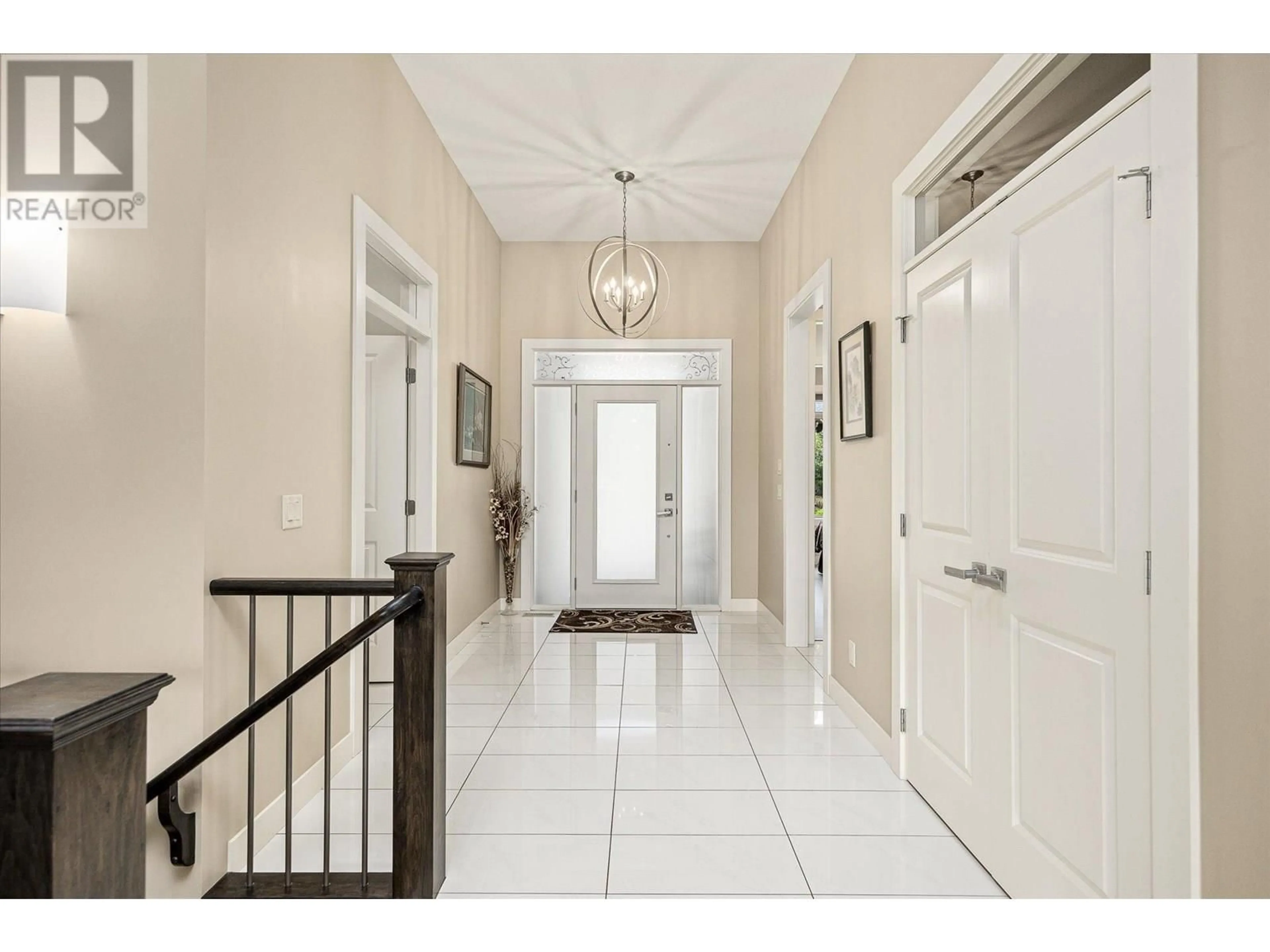 Indoor entryway for 2425 RYSER PLACE, West Kelowna British Columbia V4T3K4