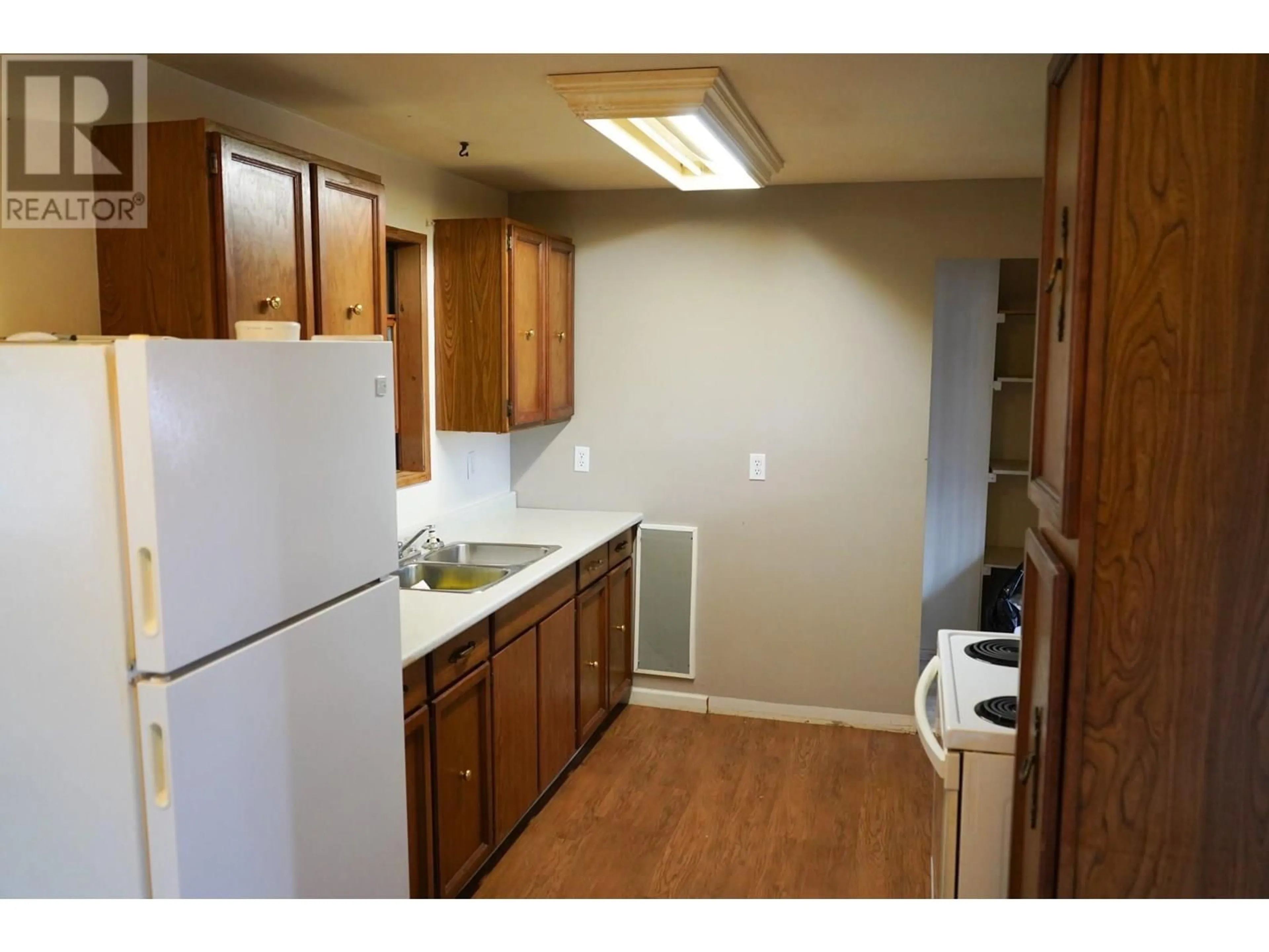 Standard kitchen, unknown for 206 LEBOURDAIS AVENUE, Clinton British Columbia V0K1K0