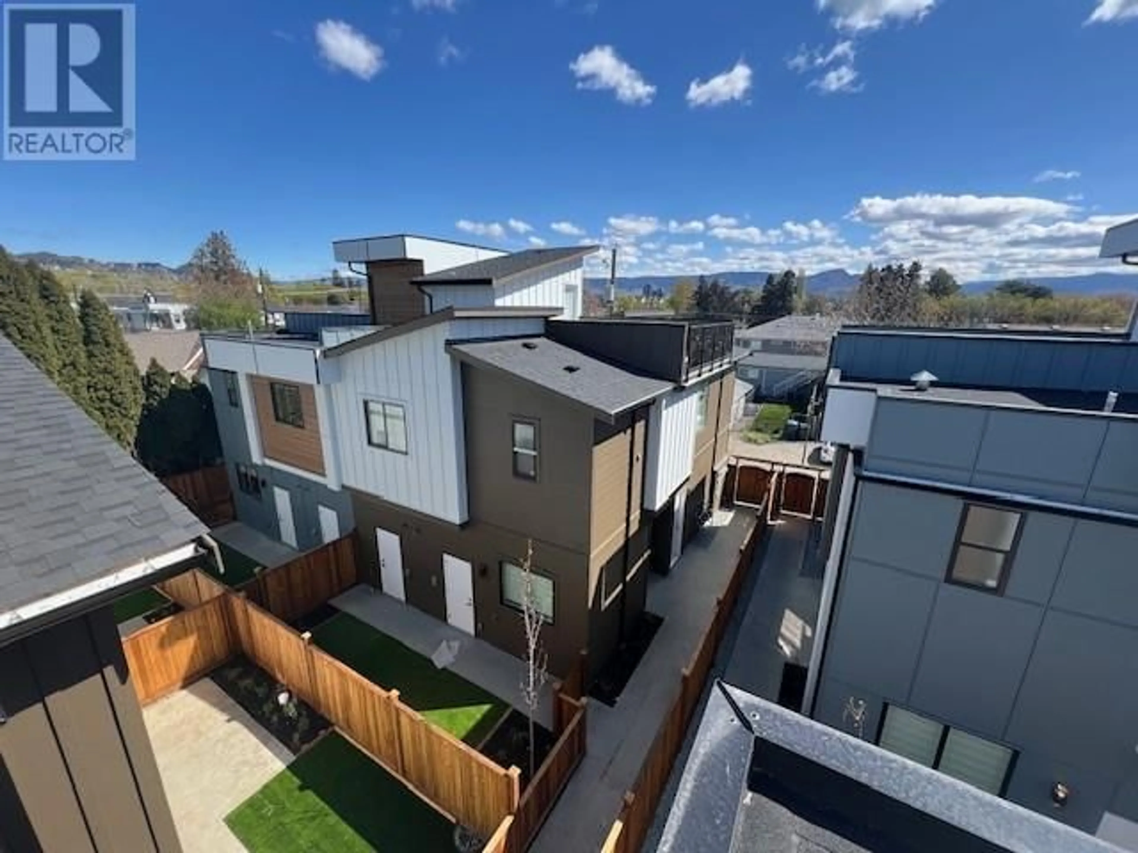 A pic from outside/outdoor area/front of a property/back of a property/a pic from drone, mountain view for 2171 ABERDEEN STREET, Kelowna British Columbia V4B1Z8