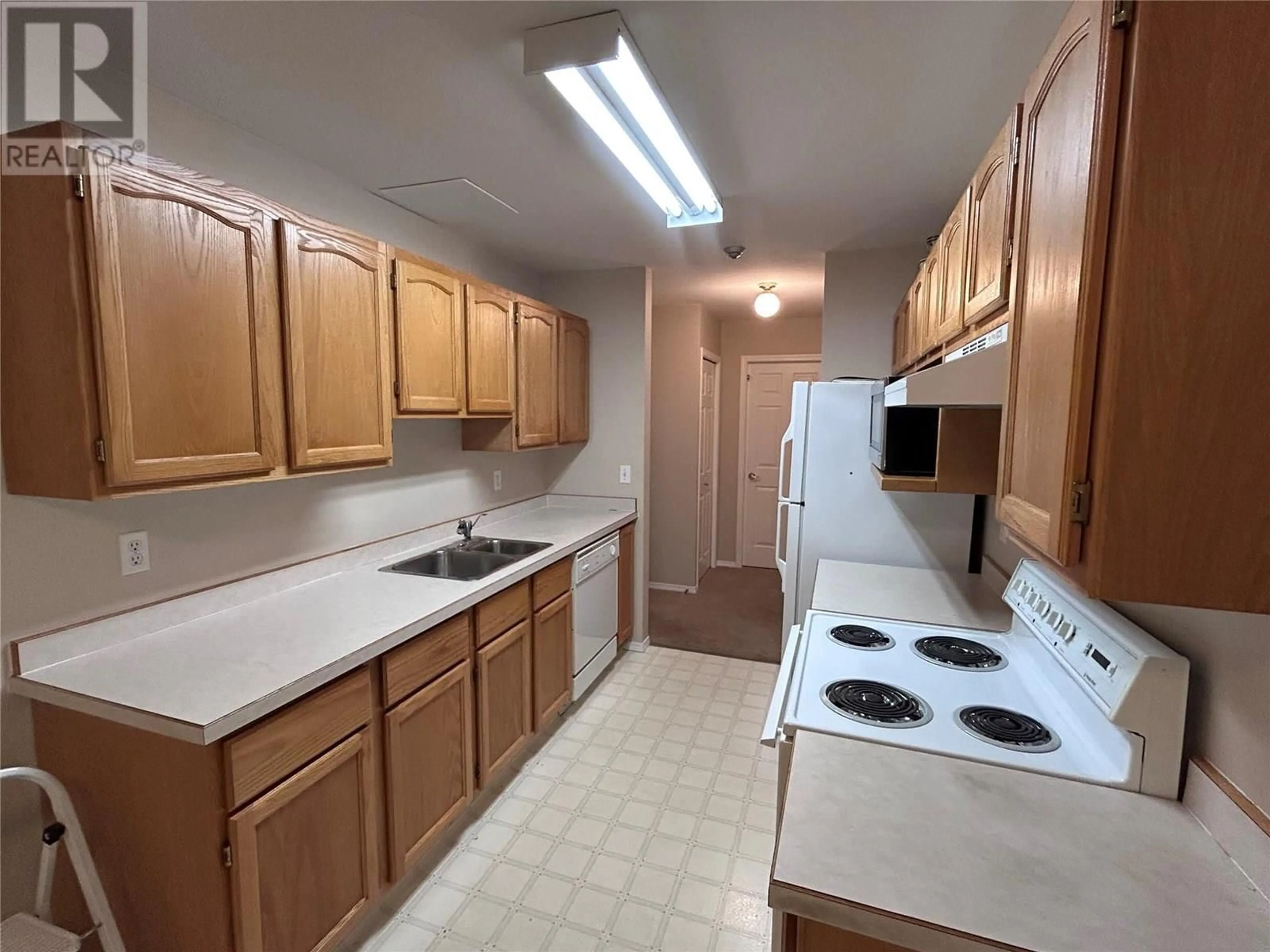 Standard kitchen, unknown for 105 - 211 KILDONAN AVENUE, Enderby British Columbia V0E1V0
