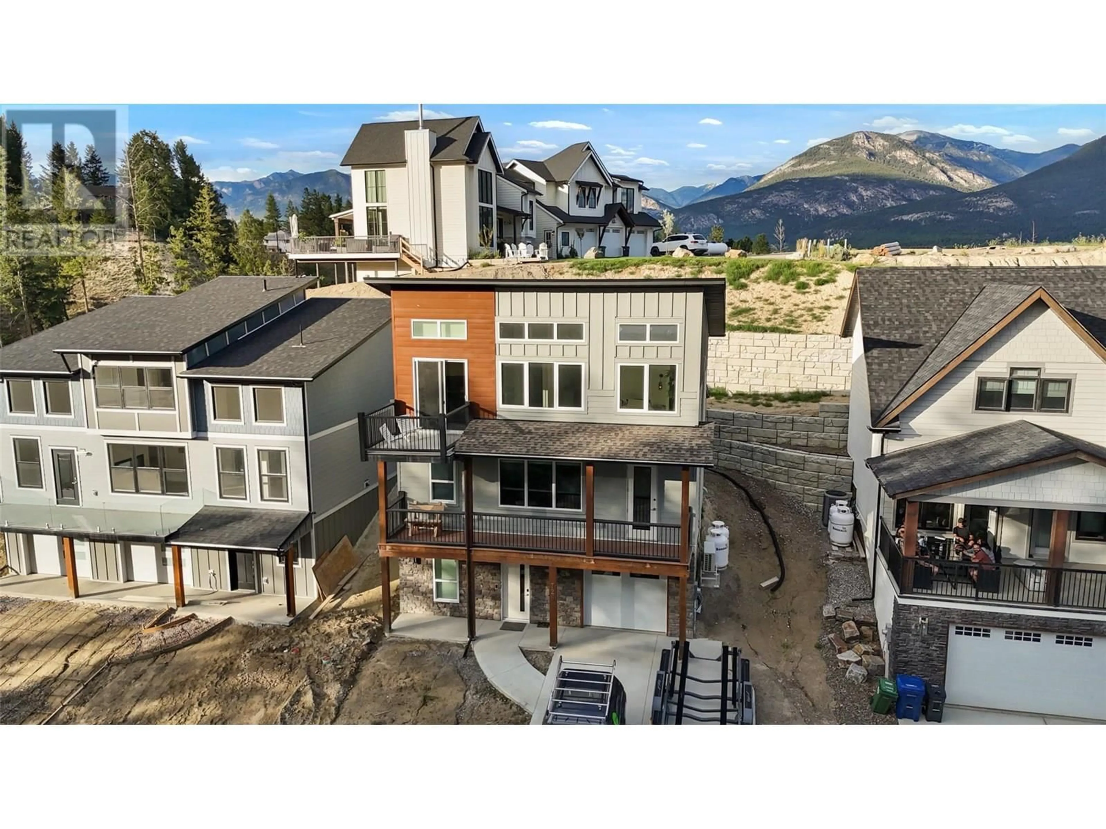 A pic from outside/outdoor area/front of a property/back of a property/a pic from drone, mountain view for 726 TAYNTON DRIVE, Invermere British Columbia V0A1K6