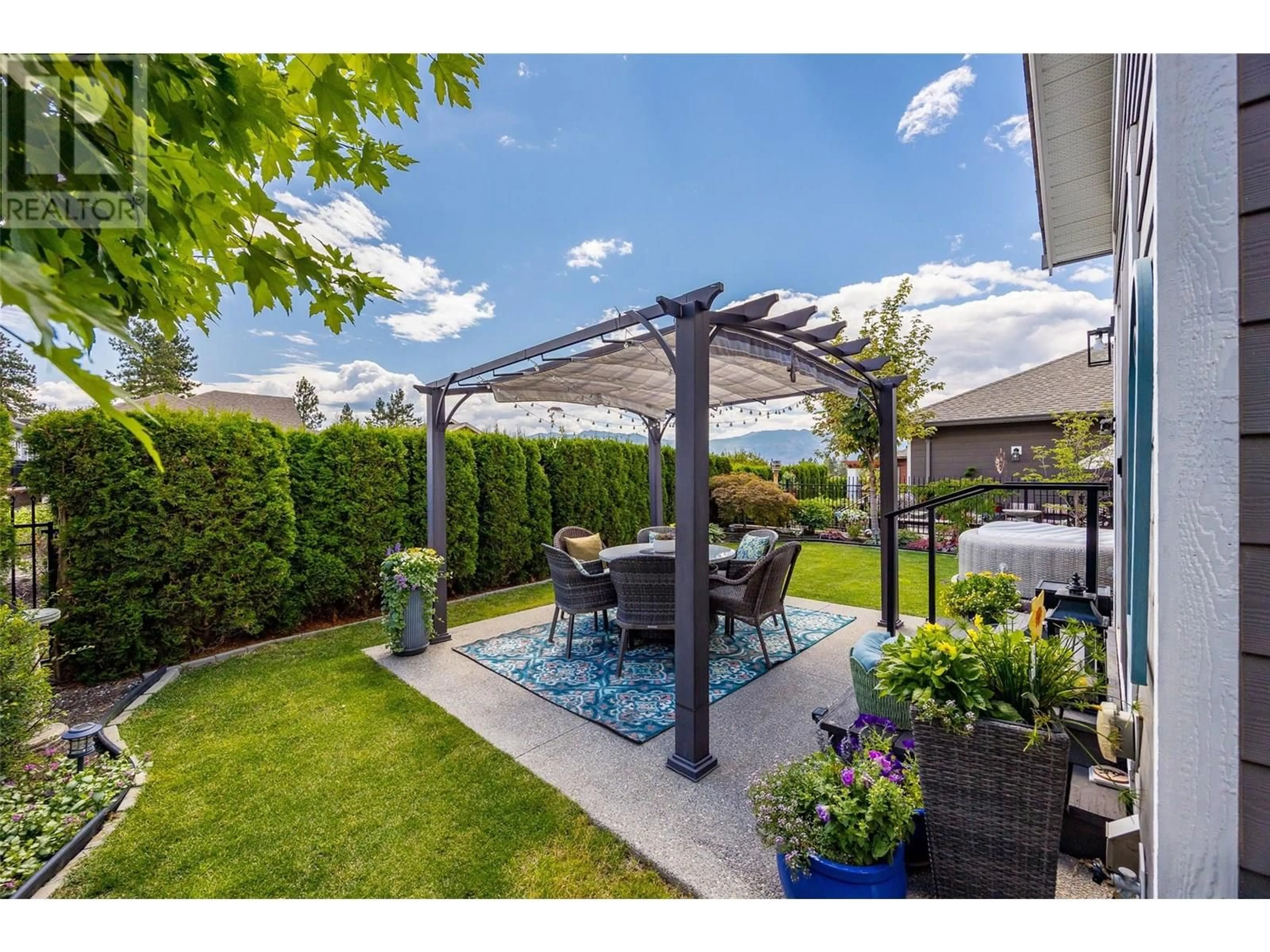 Patio, street for 3371 KINGFISHER ROAD, Westbank British Columbia V4T3A5