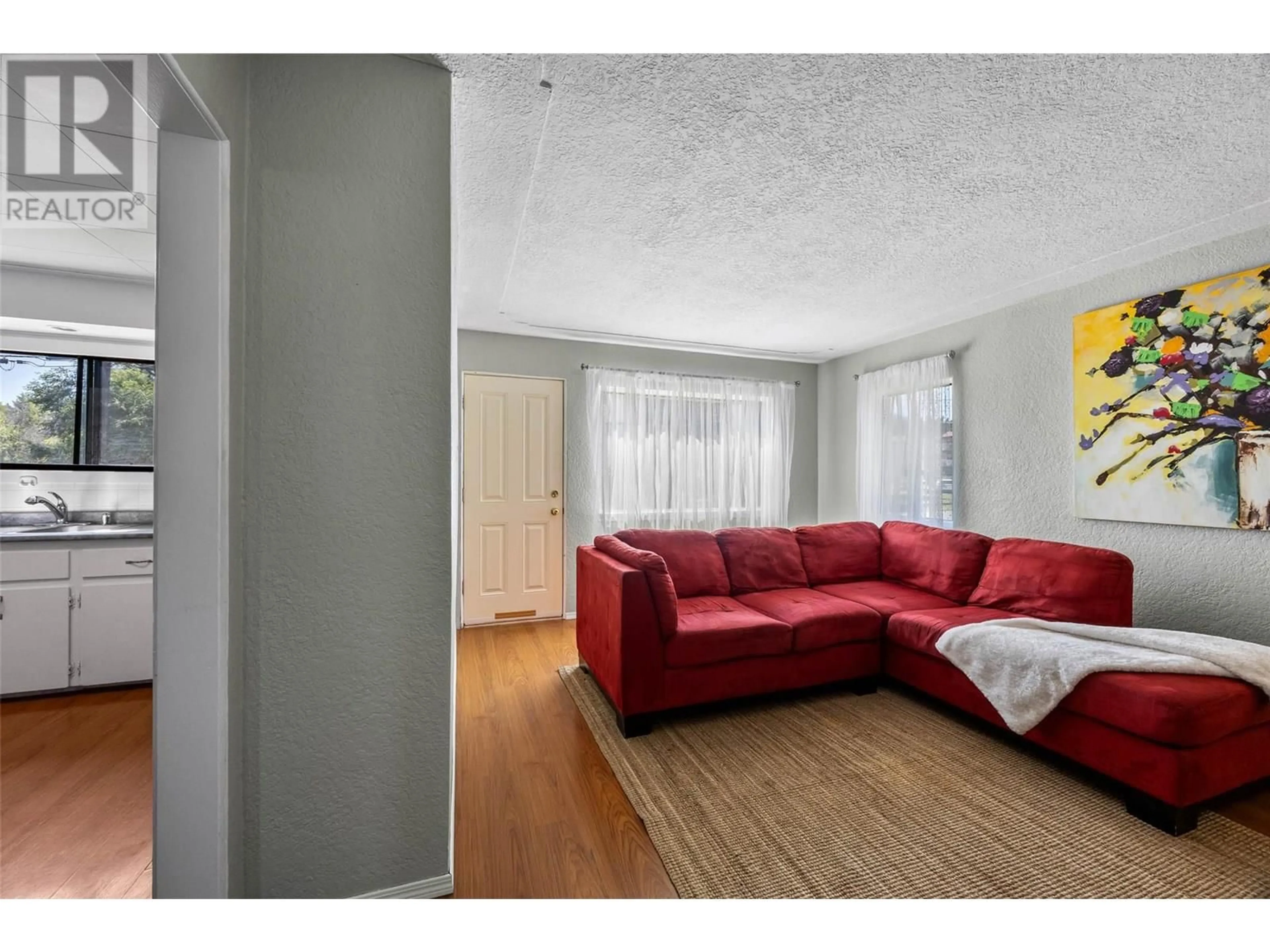 Living room with furniture, unknown for 269 BEACH AVENUE, Kamloops British Columbia V2B1C4