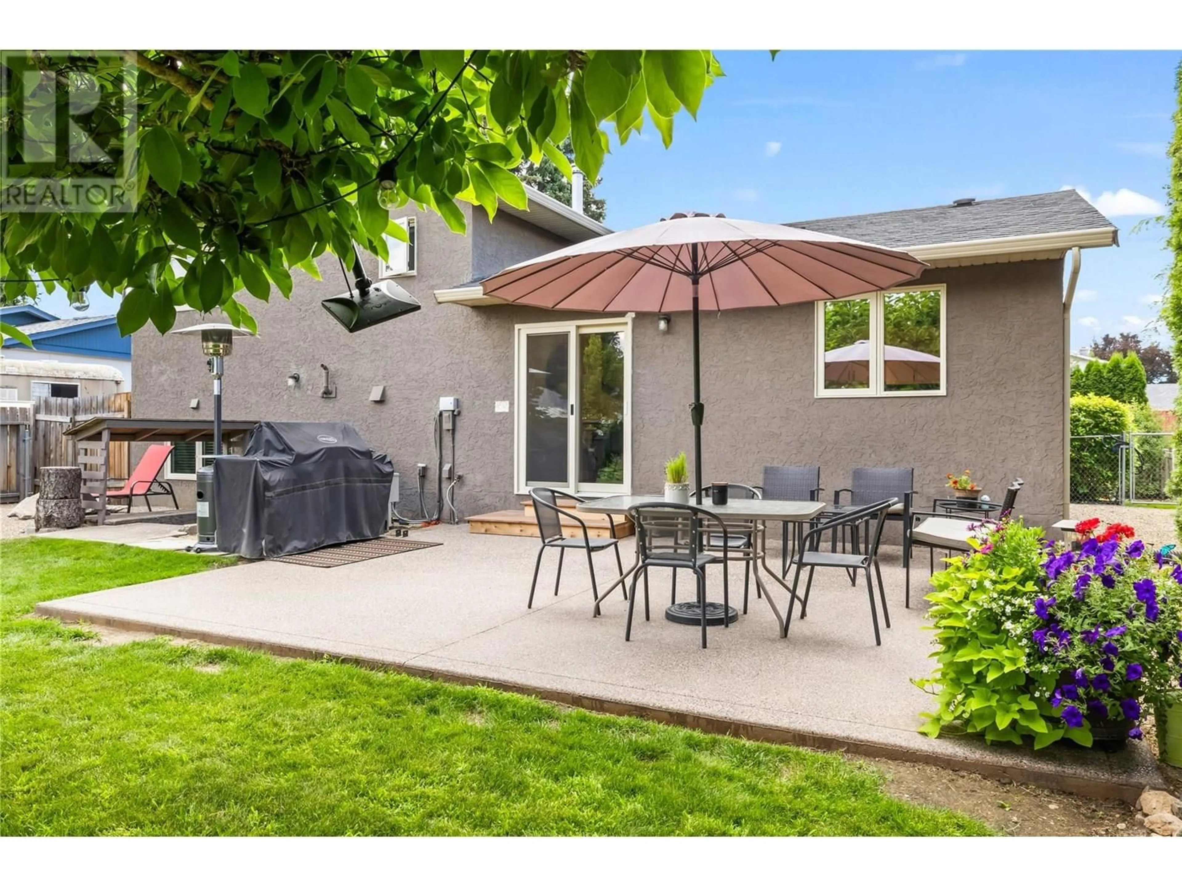 Patio, street for 240 HILLABY AVENUE, Kelowna British Columbia V1X5V6