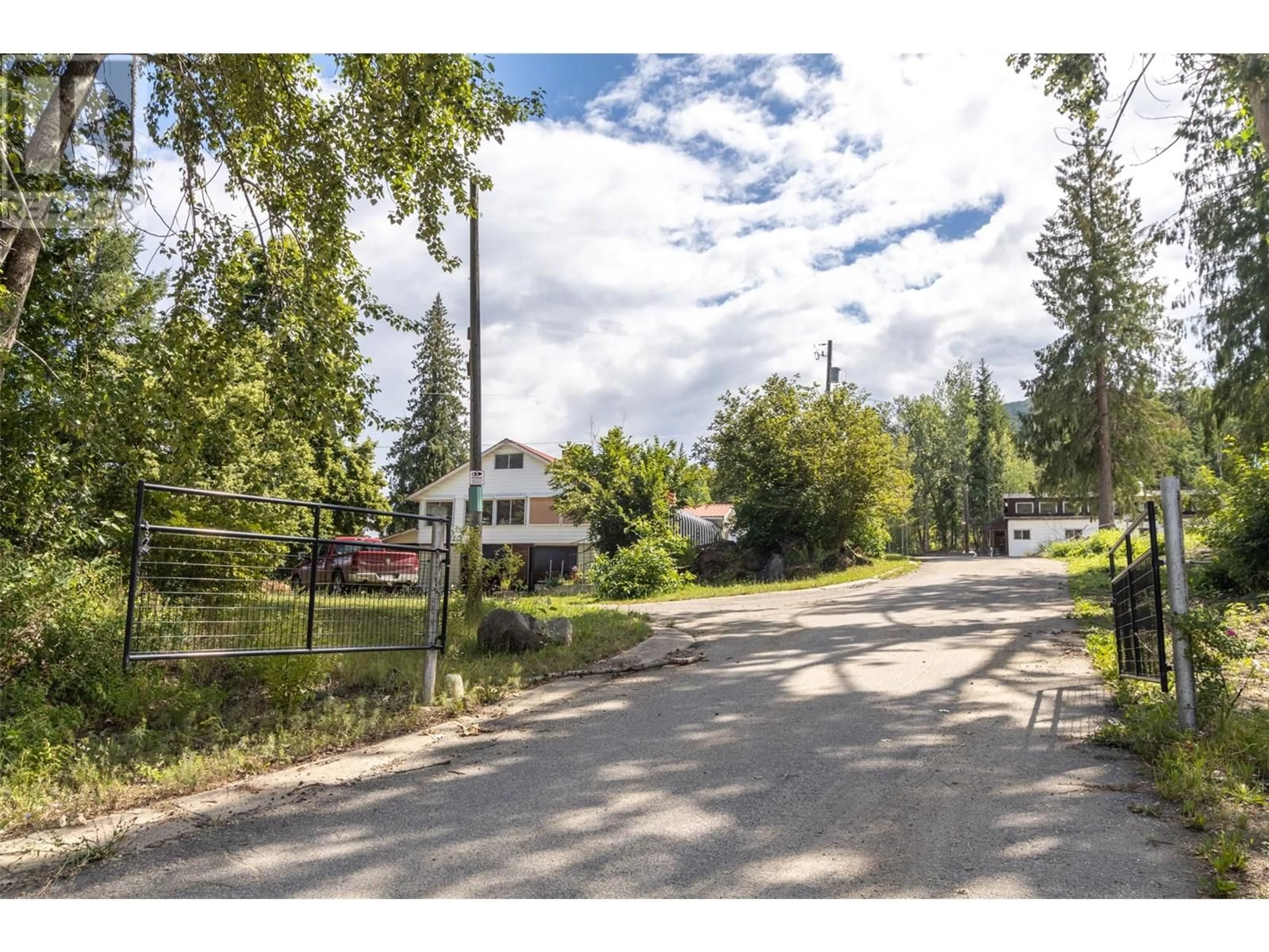 A pic from outside/outdoor area/front of a property/back of a property/a pic from drone, unknown for 4900 45 STREET SOUTHWEST, Salmon Arm British Columbia V1E3C1