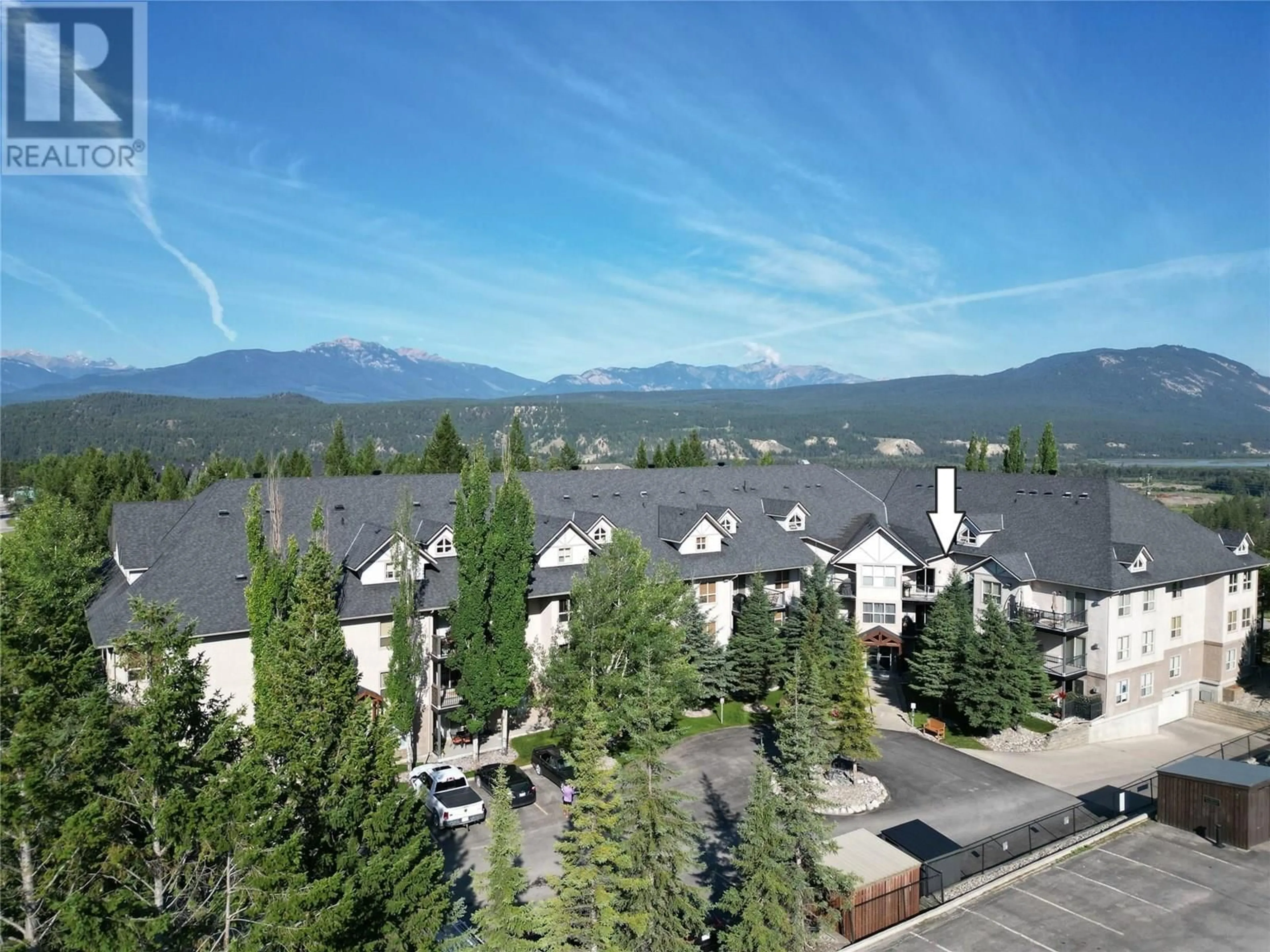 A pic from outside/outdoor area/front of a property/back of a property/a pic from drone, mountain view for 303 - 4875 RADIUM BOULEVARD, Radium Hot Springs British Columbia V0A1M0