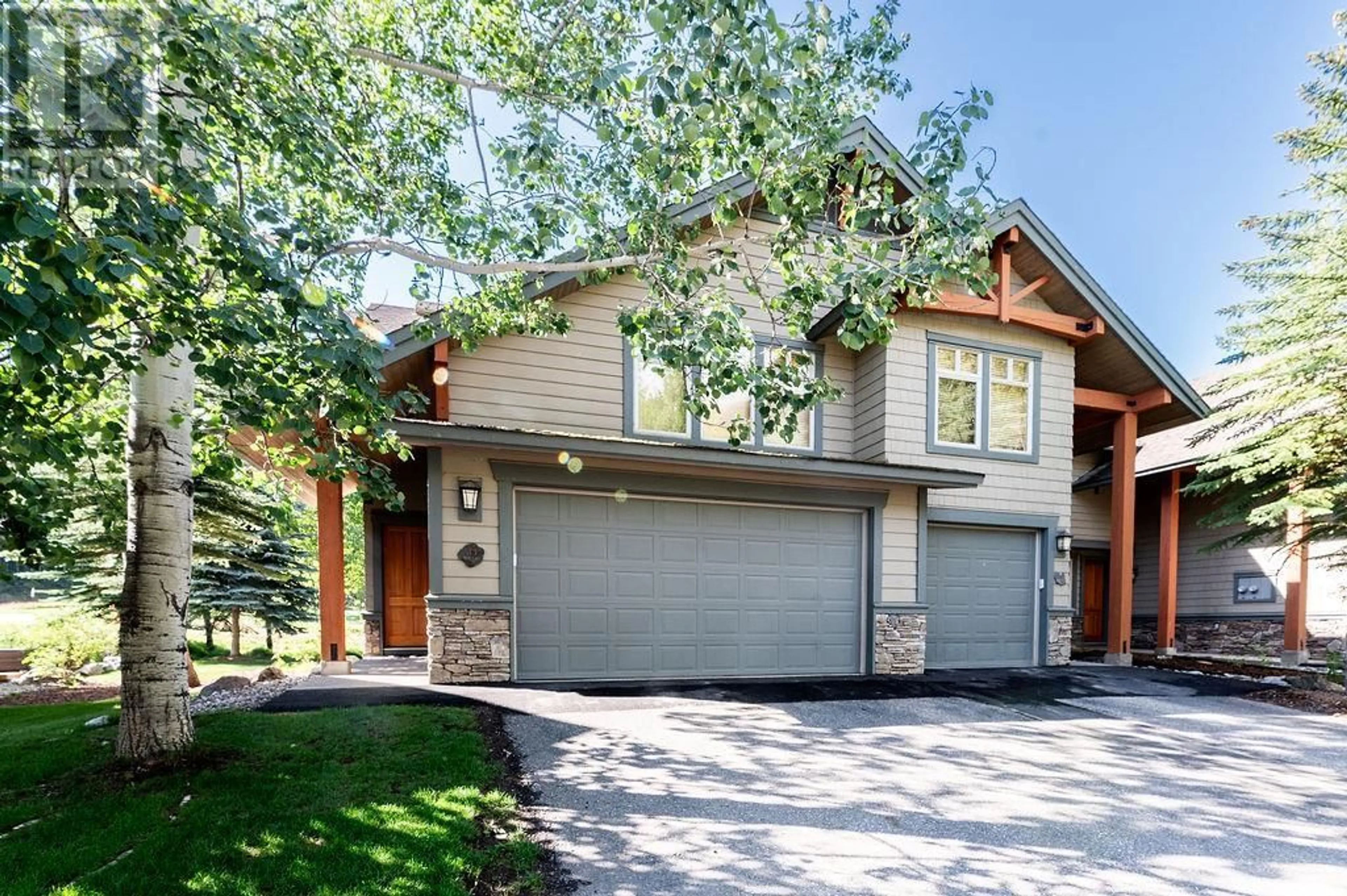 Home with vinyl exterior material, street for 13 - 1856 GREYWOLF DRIVE, Panorama British Columbia V0A1T0