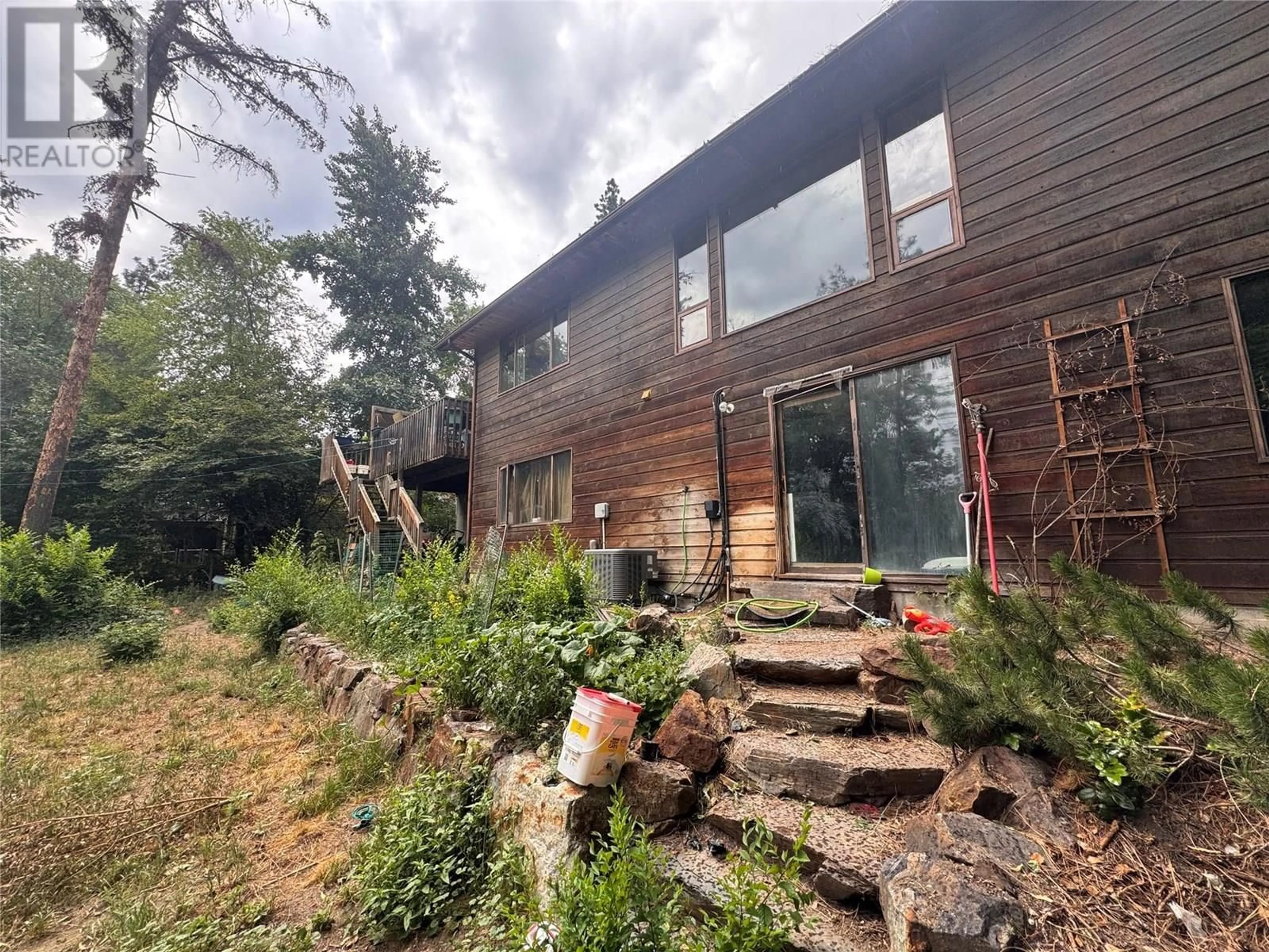 A pic from outside/outdoor area/front of a property/back of a property/a pic from drone, unknown for 10959 EVA ROAD, Lake Country British Columbia V4V1H4