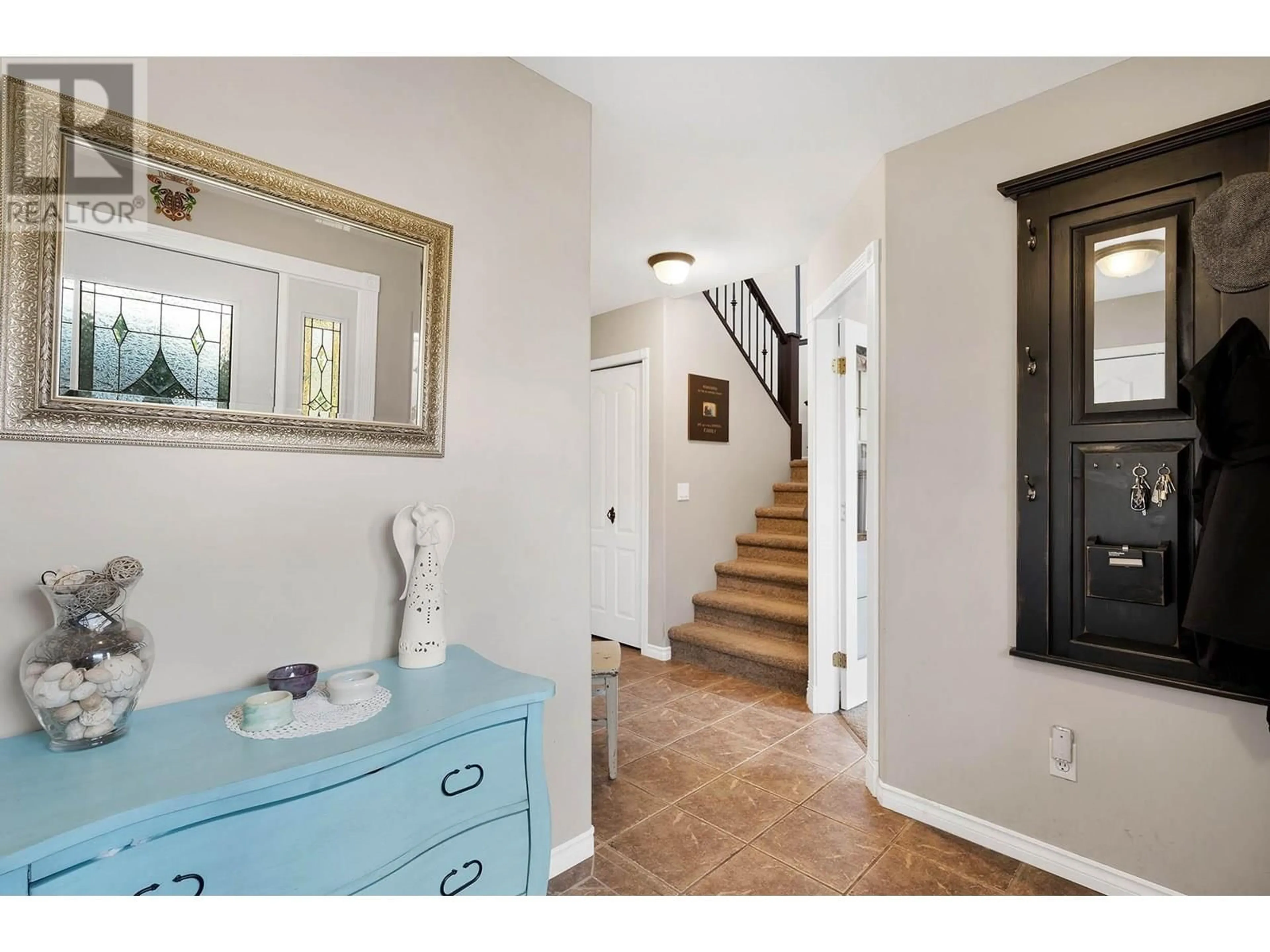 Indoor entryway for 996 PINE SPRINGS ROAD, Kamloops British Columbia V2B8H2