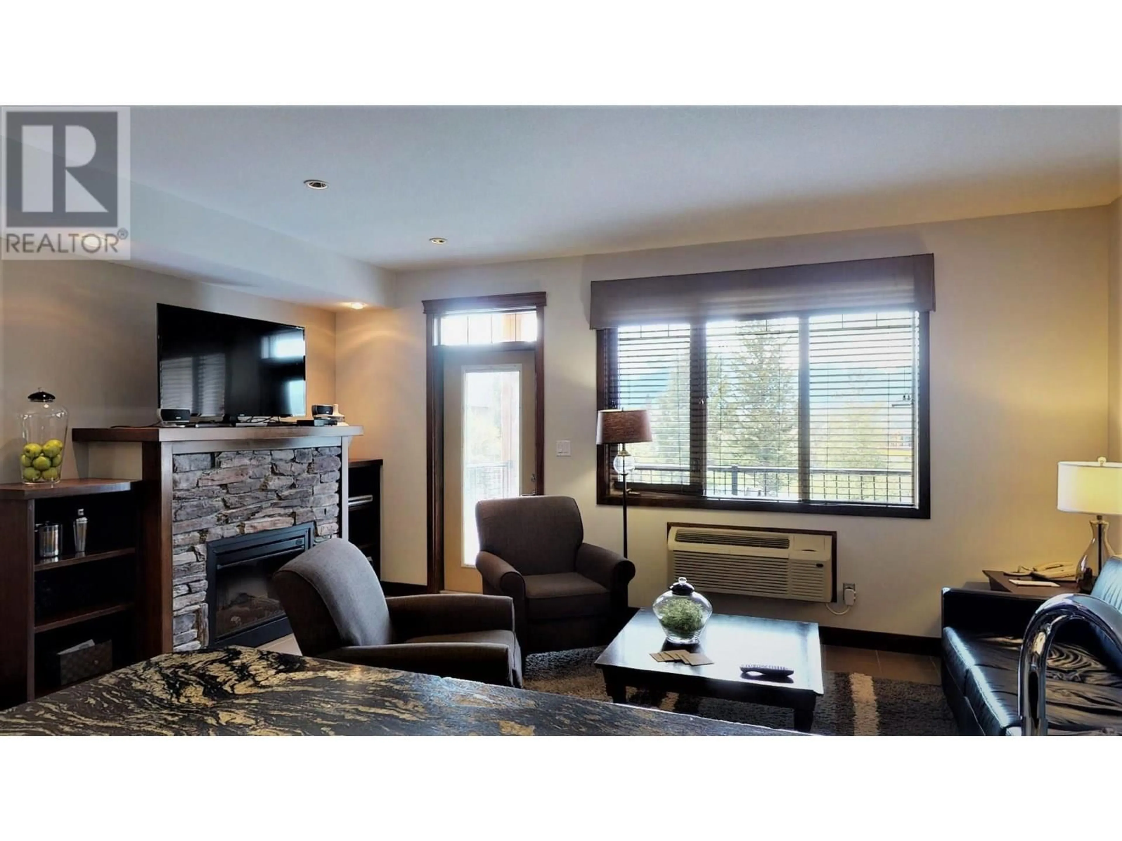 Living room with furniture, unknown for 725 G - 700 BIGHORN BOULEVARD, Radium Hot Springs British Columbia V0A1M0