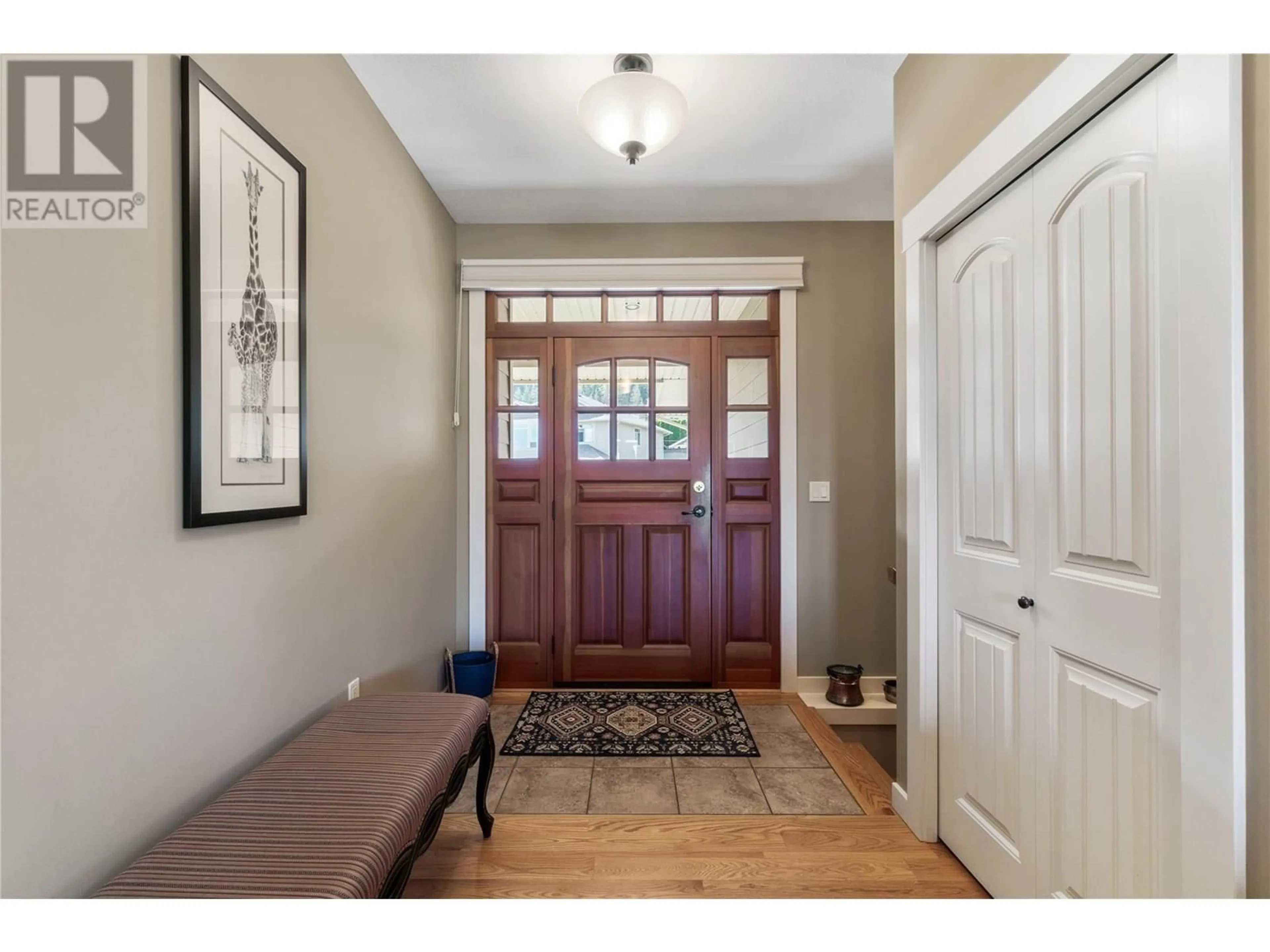 Indoor entryway for 1151 23 AVENUE SOUTHWEST, Salmon Arm British Columbia V1E0A9
