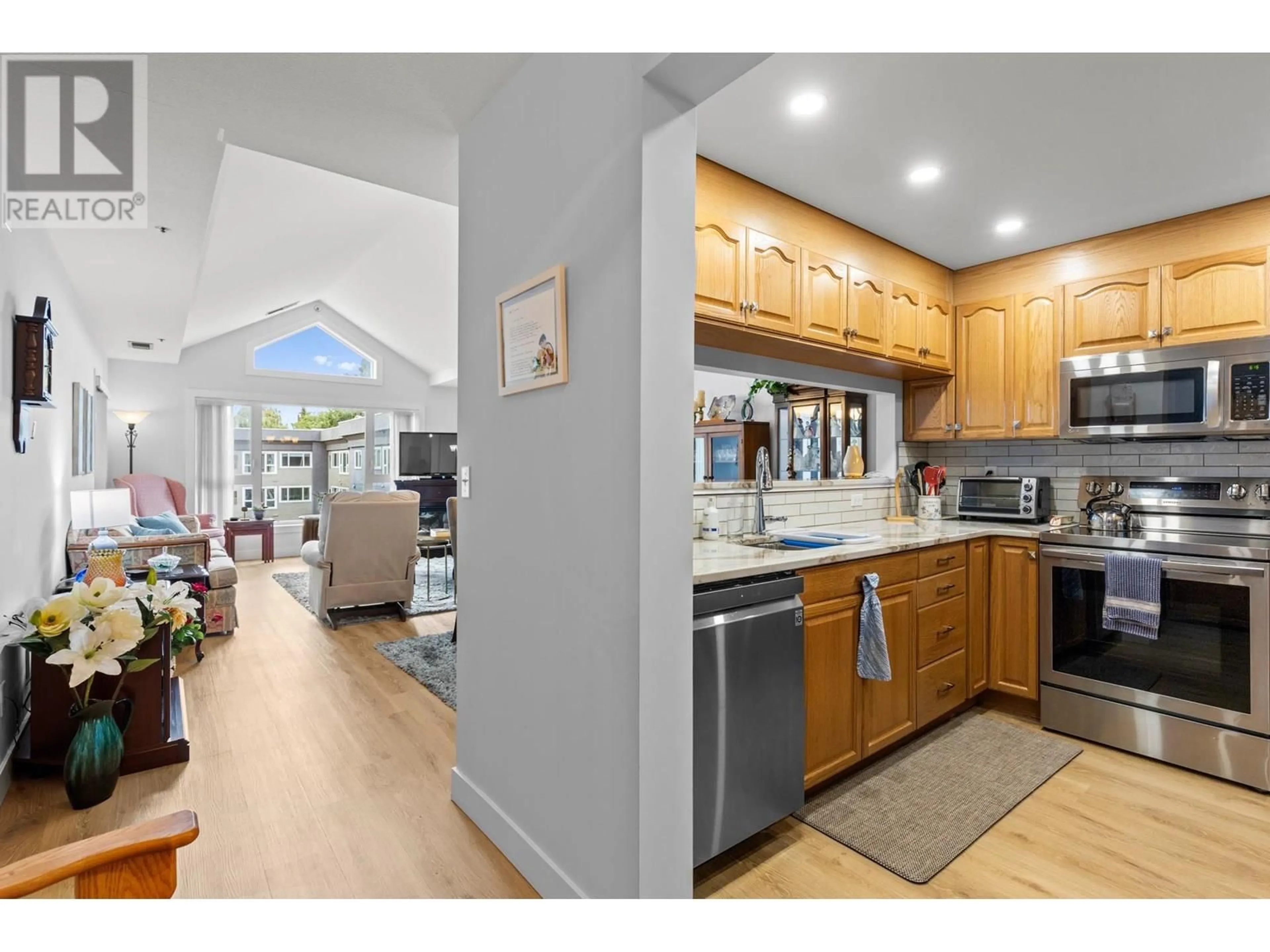 Open concept kitchen, unknown for 309 - 1045 SUTHERLAND AVENUE, Kelowna British Columbia V1Y5Y1