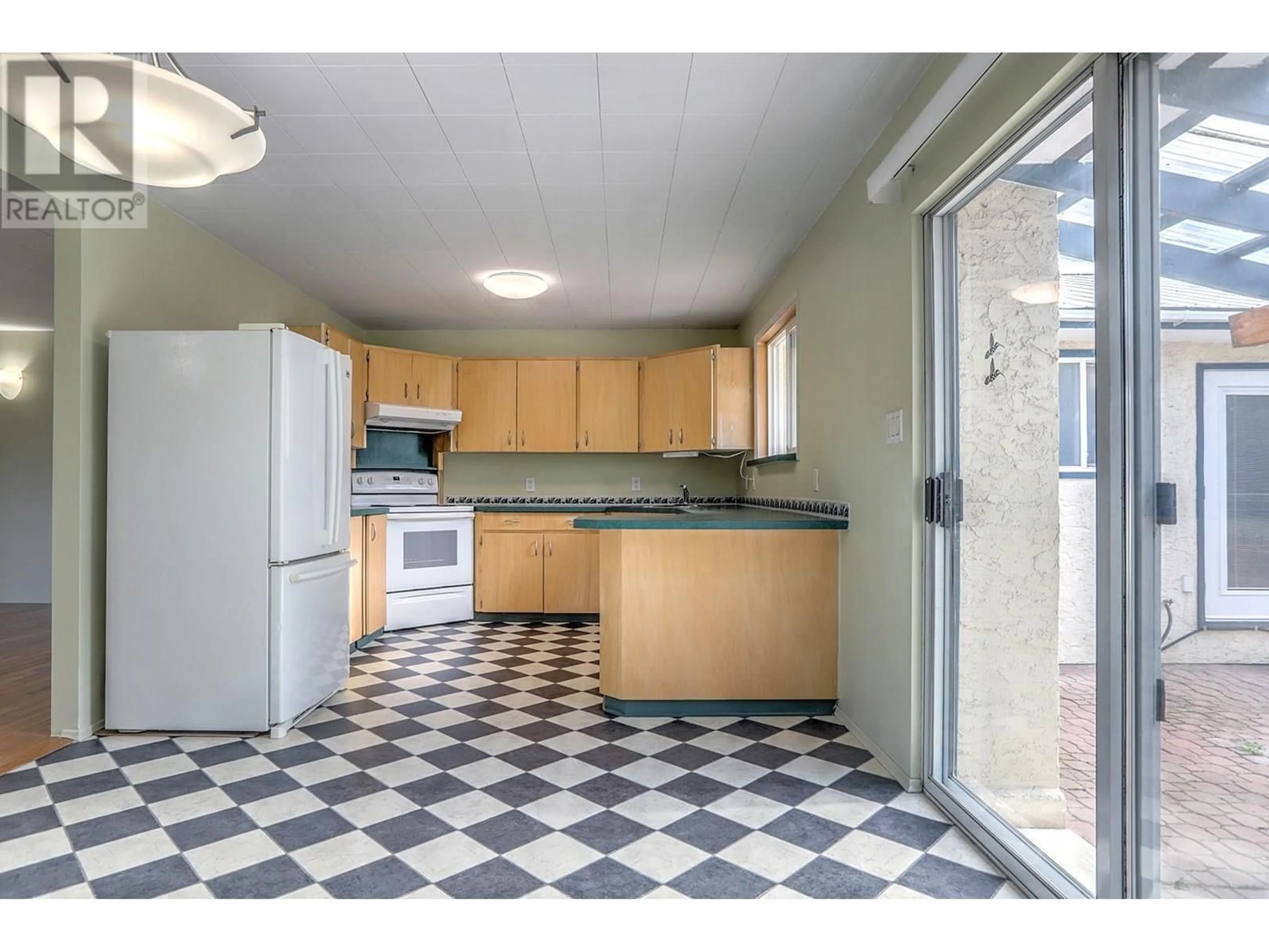 Standard kitchen, unknown for 1218 OTTER LAKE CROSS ROAD, Armstrong British Columbia V0E1B6