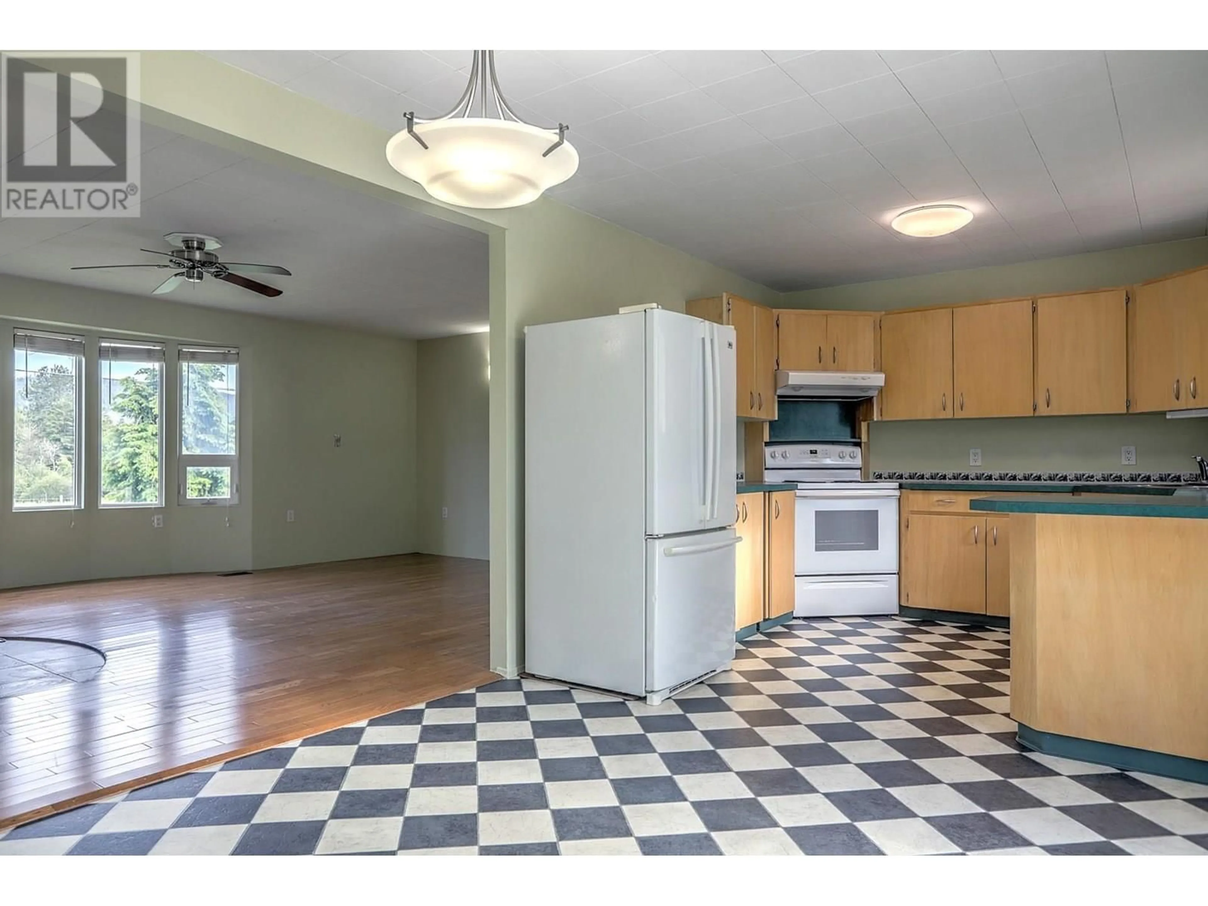 Standard kitchen, unknown for 1218 OTTER LAKE CROSS ROAD, Armstrong British Columbia V0E1B6
