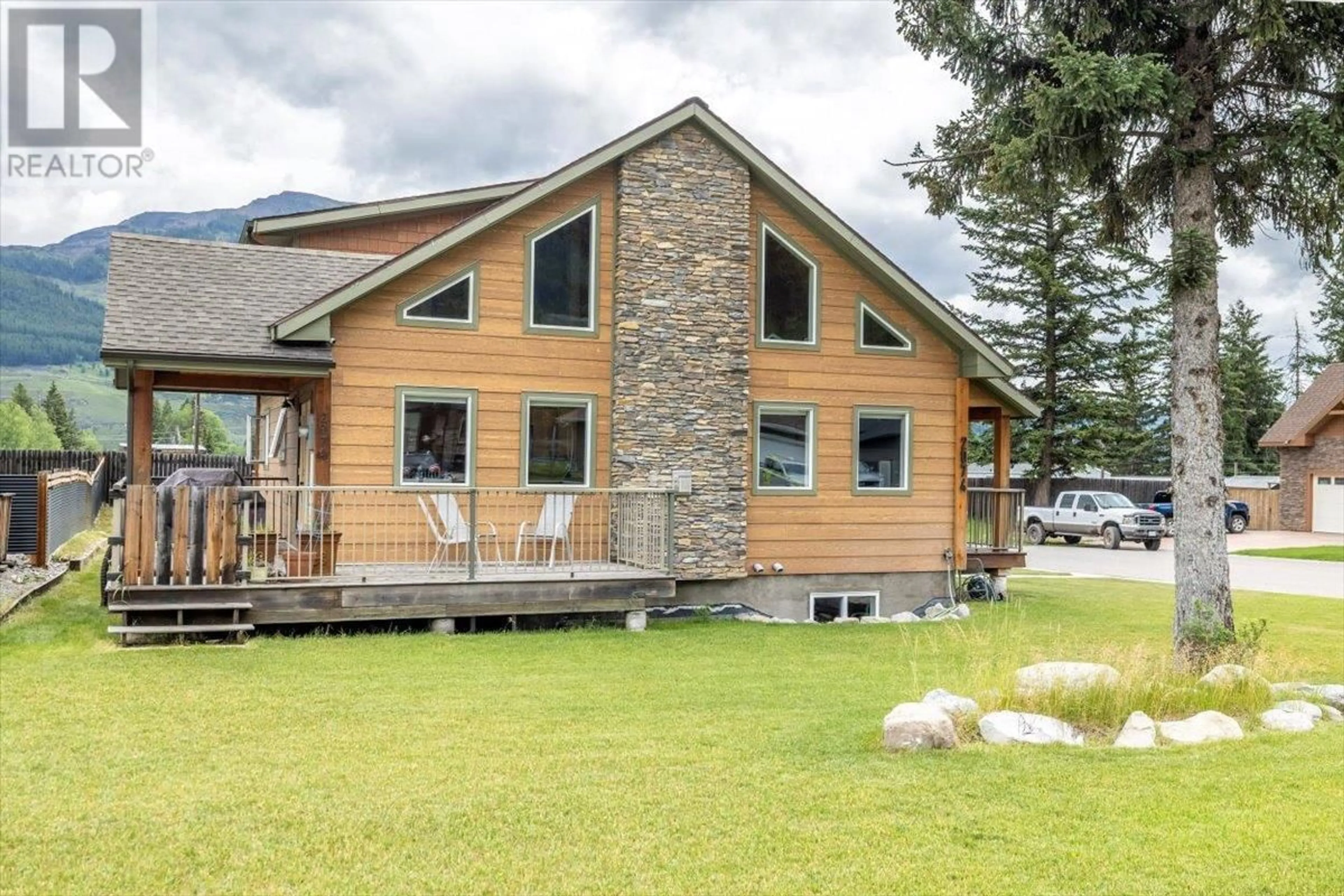 Home with vinyl exterior material, mountain view for 2074 GOLDEN EAGLE DRIVE, Sparwood British Columbia V0B2G2