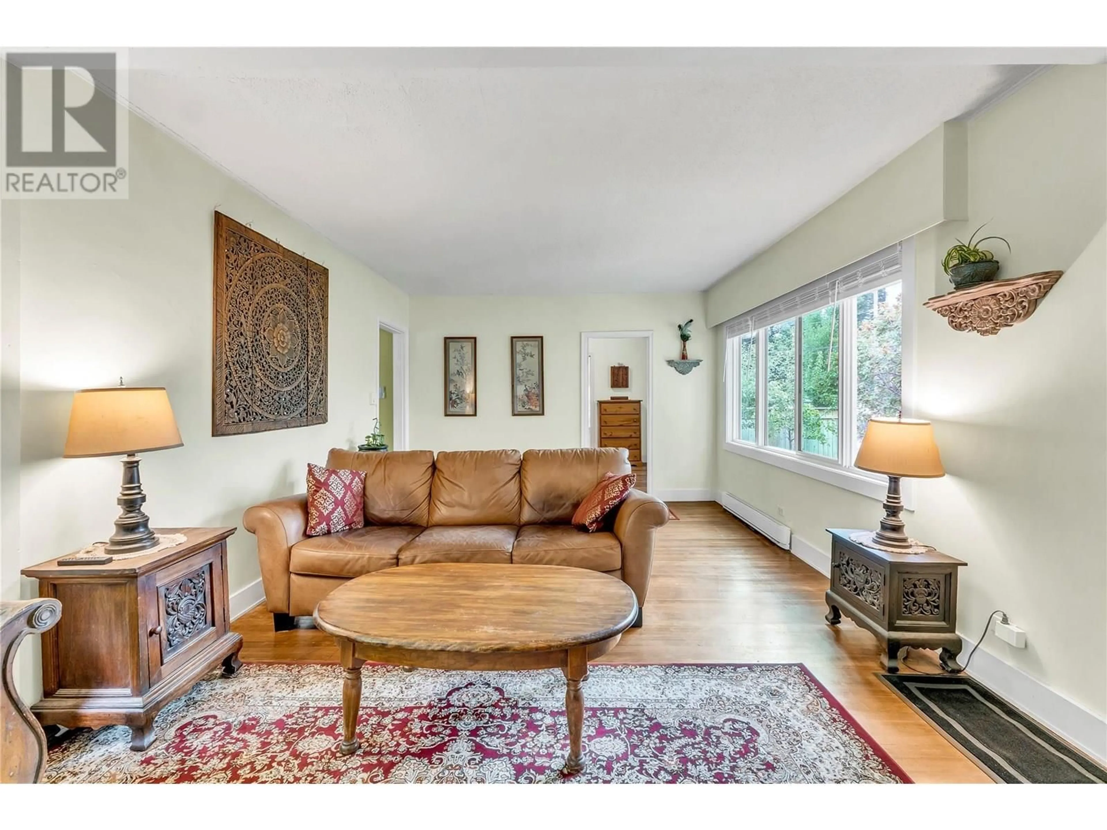 Living room with furniture, unknown for 360/370 ROBINSON AVENUE, Naramata British Columbia V0H1N0