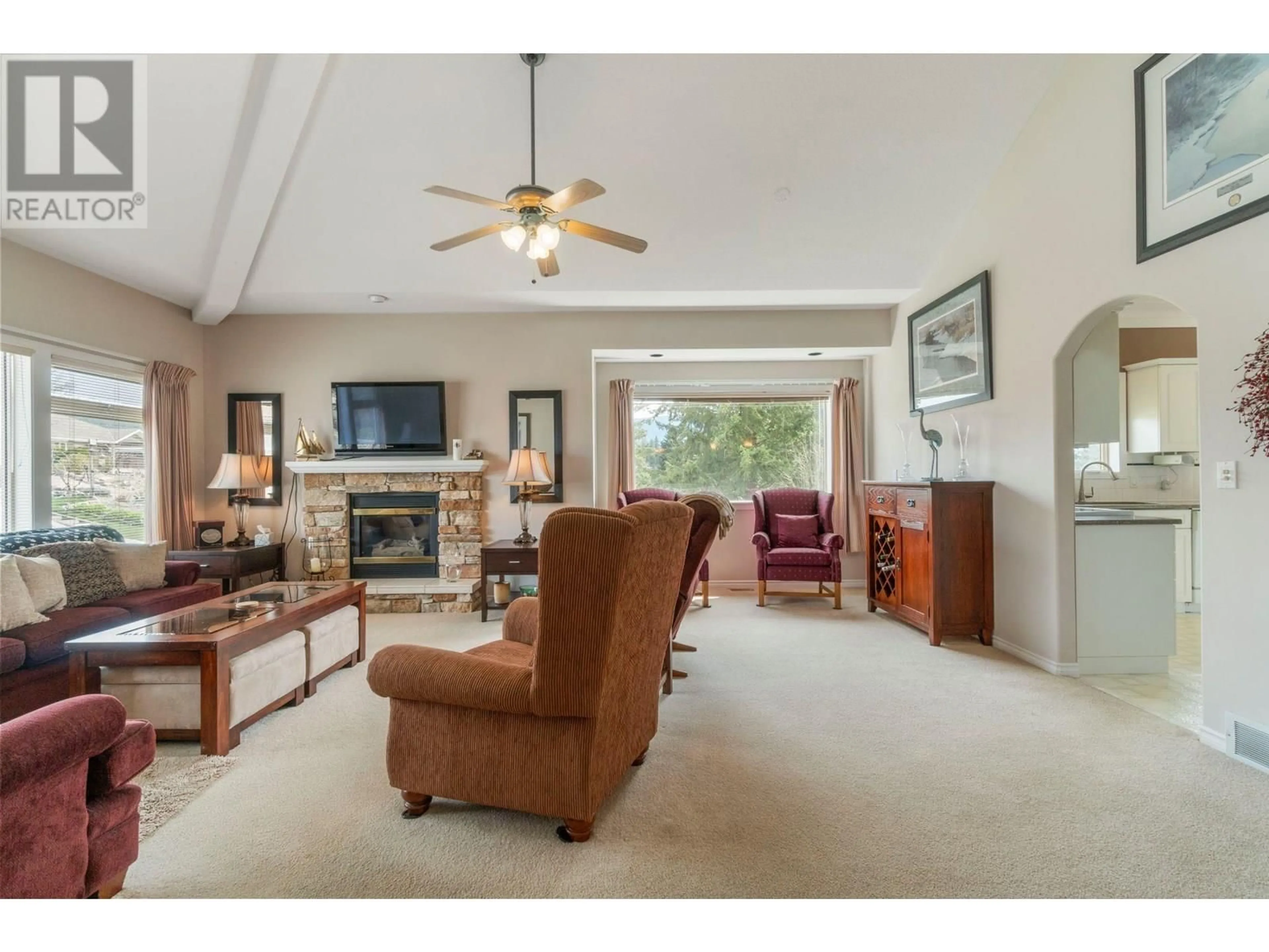 Living room with furniture, unknown for 5 - 2550 GOLF COURSE DRIVE, Blind Bay British Columbia V0E1H1