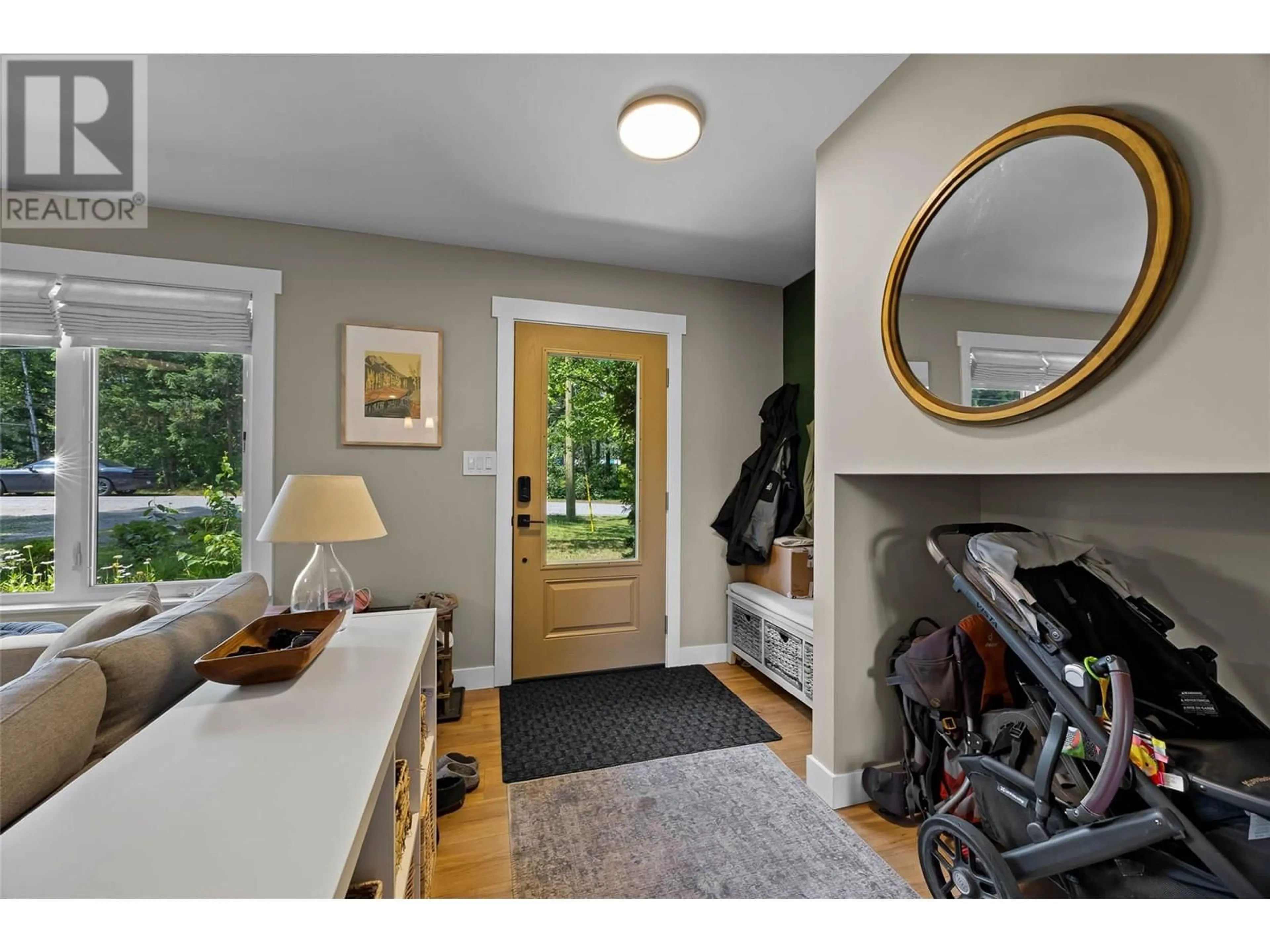 Indoor entryway for 305 RIVERVIEW CRESCENT, Clearwater British Columbia V0E1N2