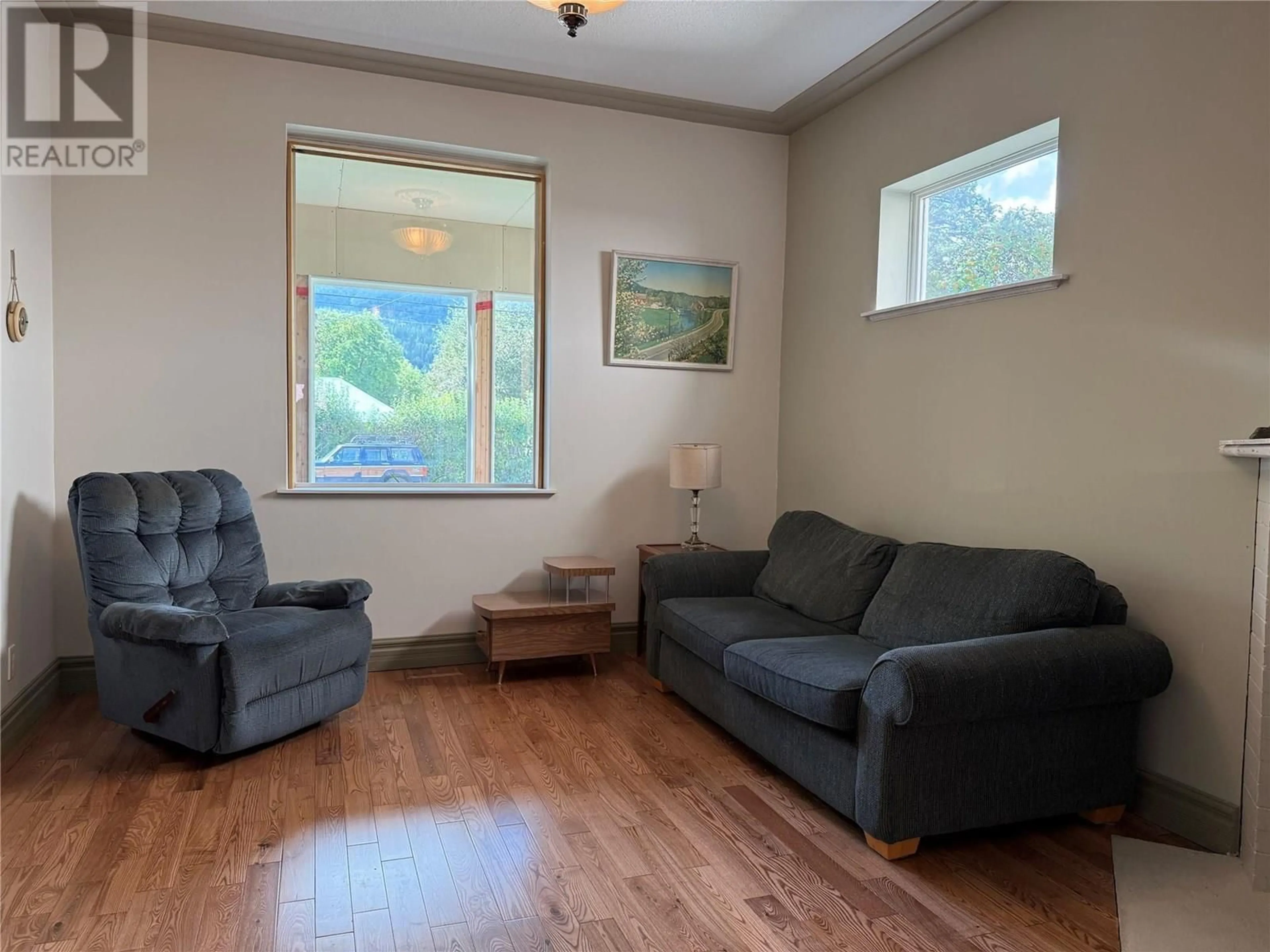 Living room with furniture, unknown for 632 4TH AVENUE, Fernie British Columbia V0B1M0