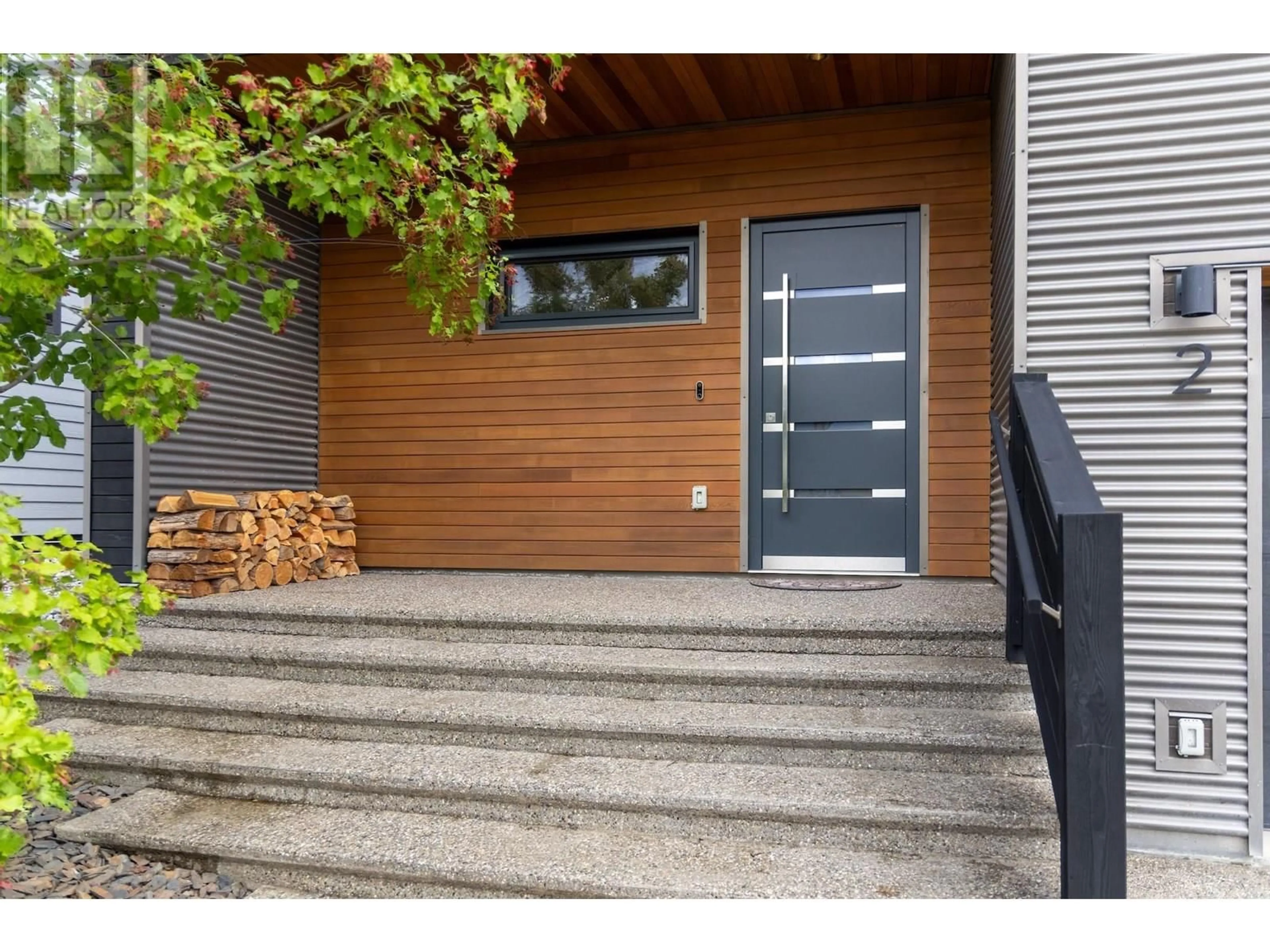 Indoor entryway for 2 PIEDMONT DRIVE, Fernie British Columbia V0B1M4