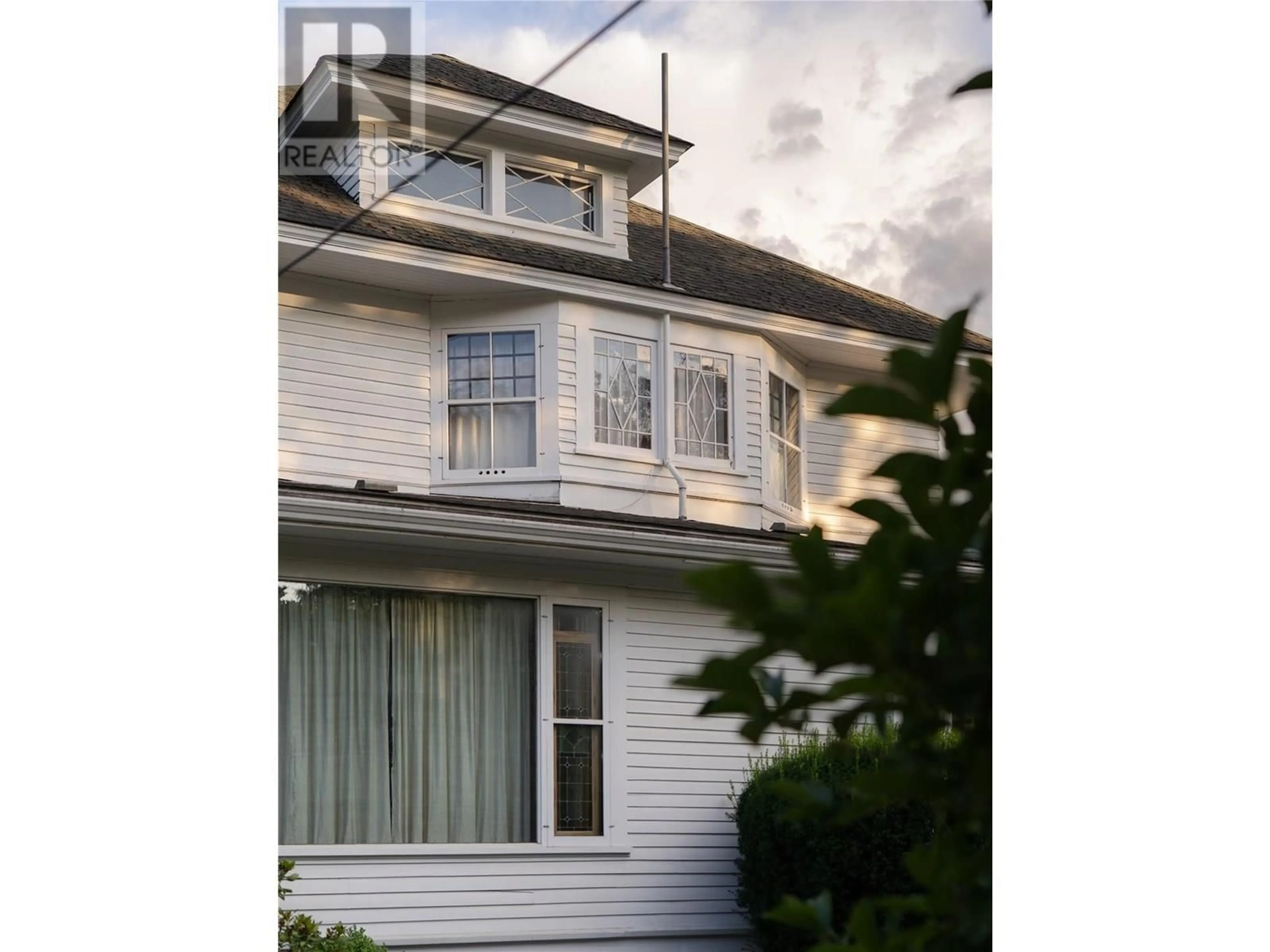 Home with vinyl exterior material, street for 312 LATIMER STREET, Nelson British Columbia V1L4T6