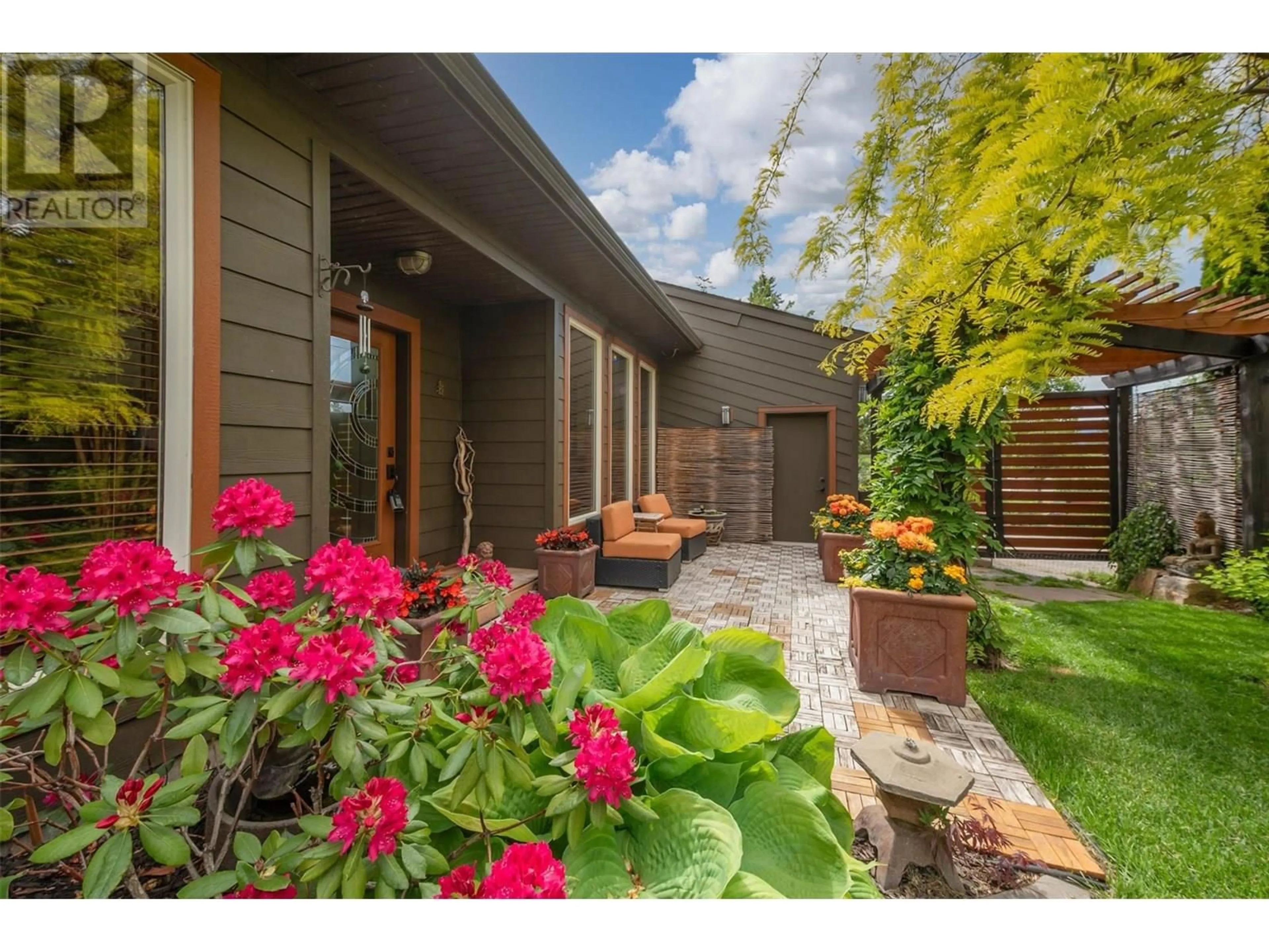 Patio, street for 5259 CHUTE LAKE ROAD, Kelowna British Columbia V1W4K8