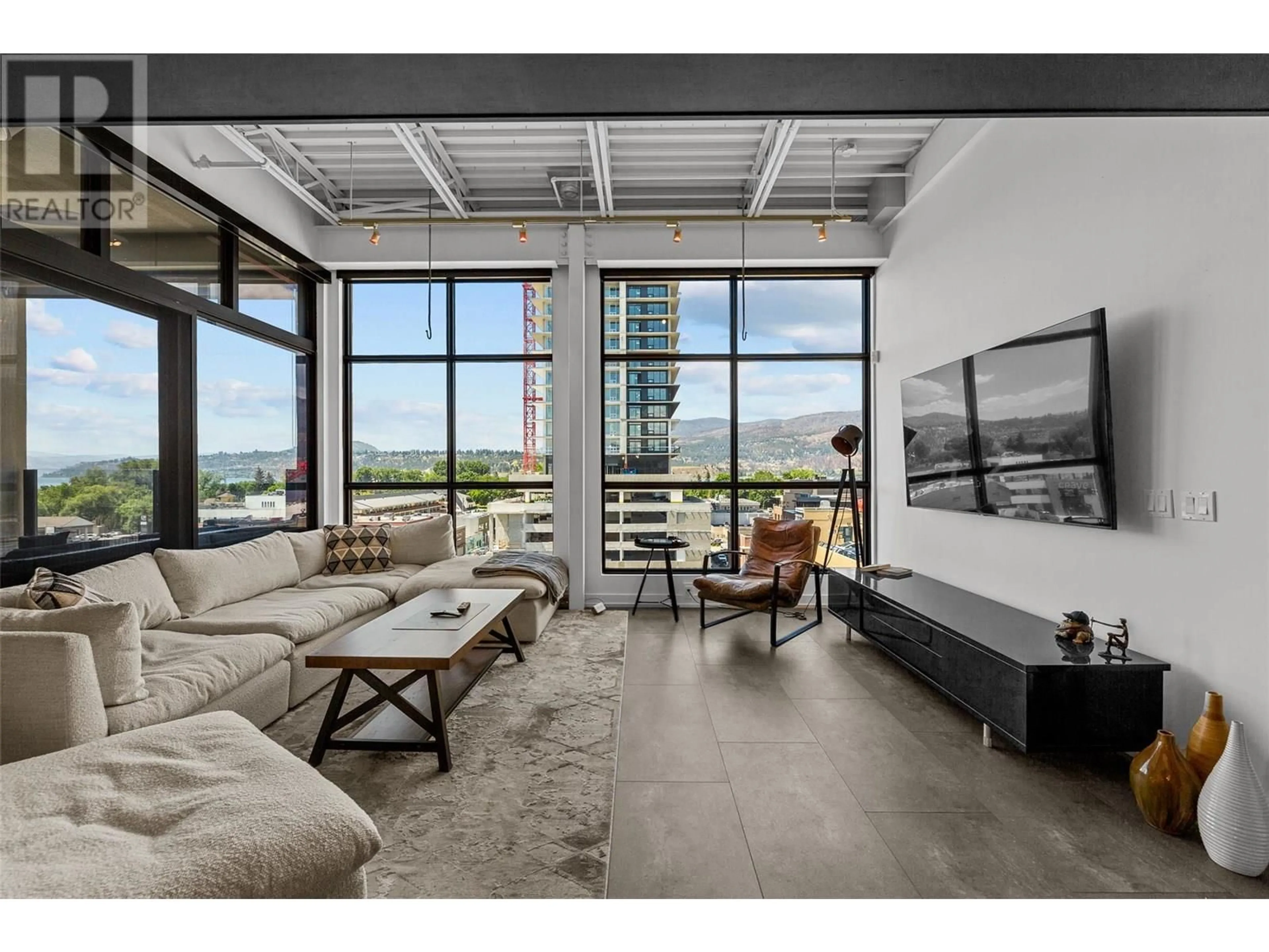 Living room with furniture, unknown for 601 - 1630 PANDOSY STREET, Kelowna British Columbia V1Y1P7