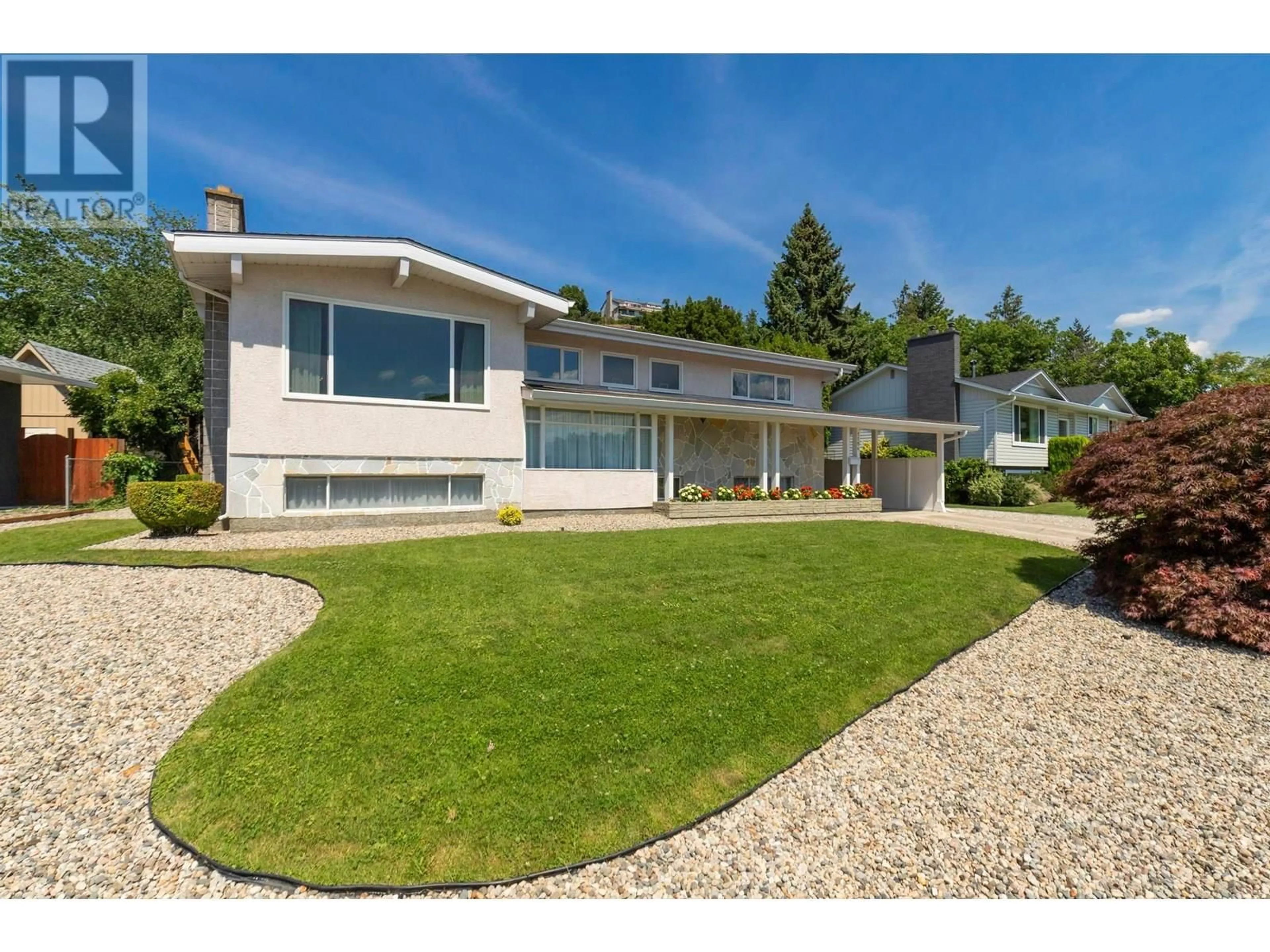 A pic from outside/outdoor area/front of a property/back of a property/a pic from drone, unknown for 1184 MOUNTAIN AVENUE, Kelowna British Columbia V1Y7G8
