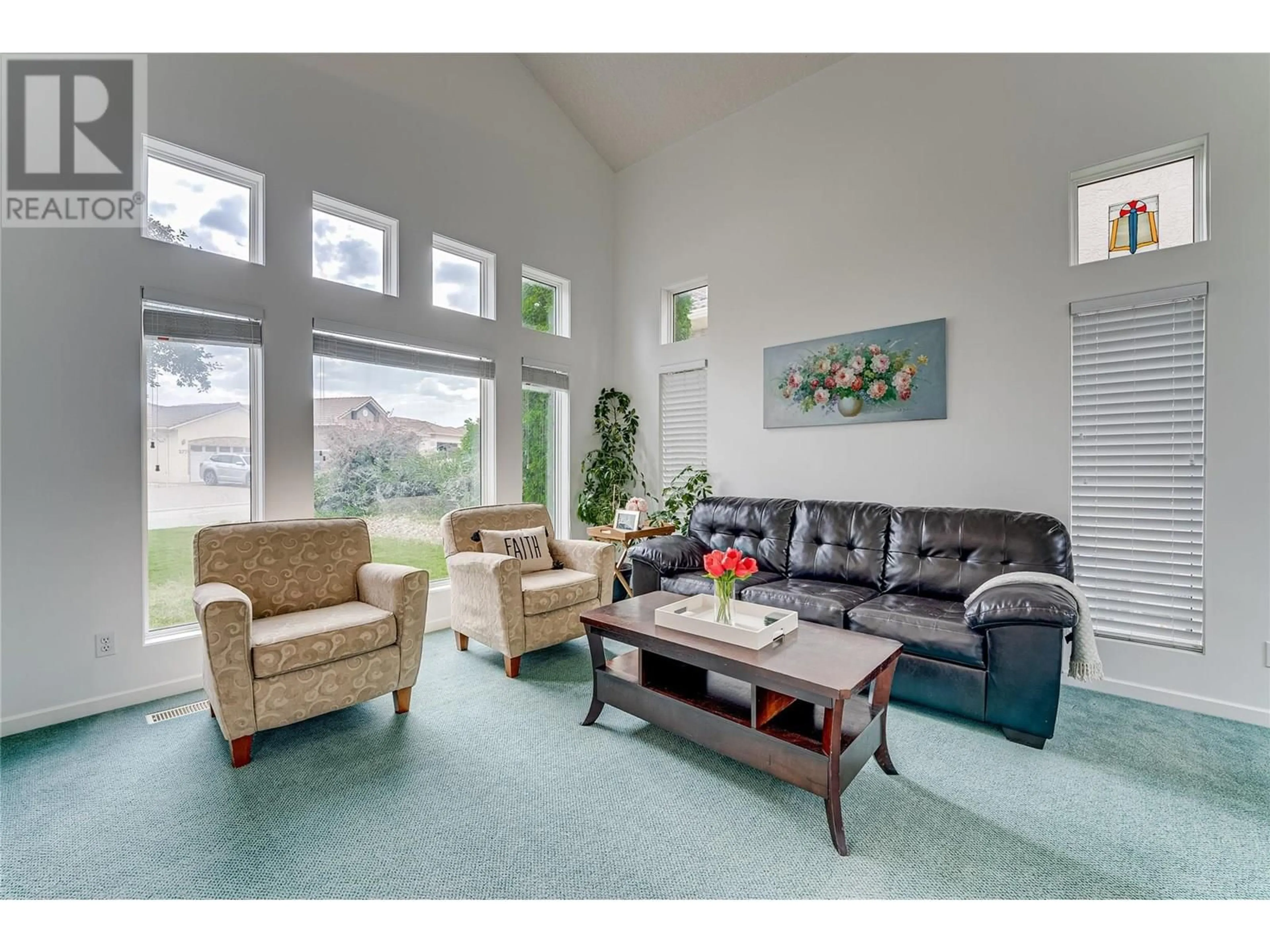 Living room with furniture, unknown for 274 COUNTRY ESTATE PLACE, Vernon British Columbia V1B2V3