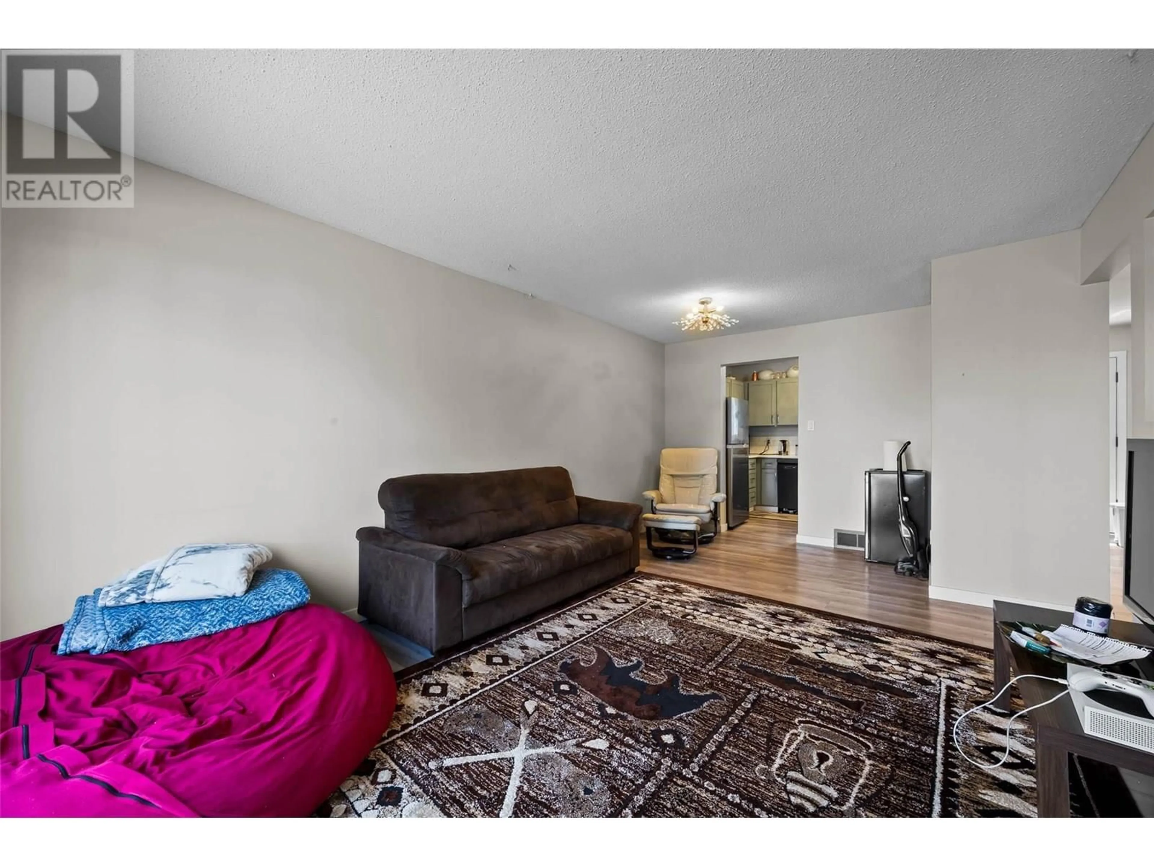 Living room with furniture, unknown for 42 - 1469 SPRINGHILL DRIVE, Kamloops British Columbia V2E1H5