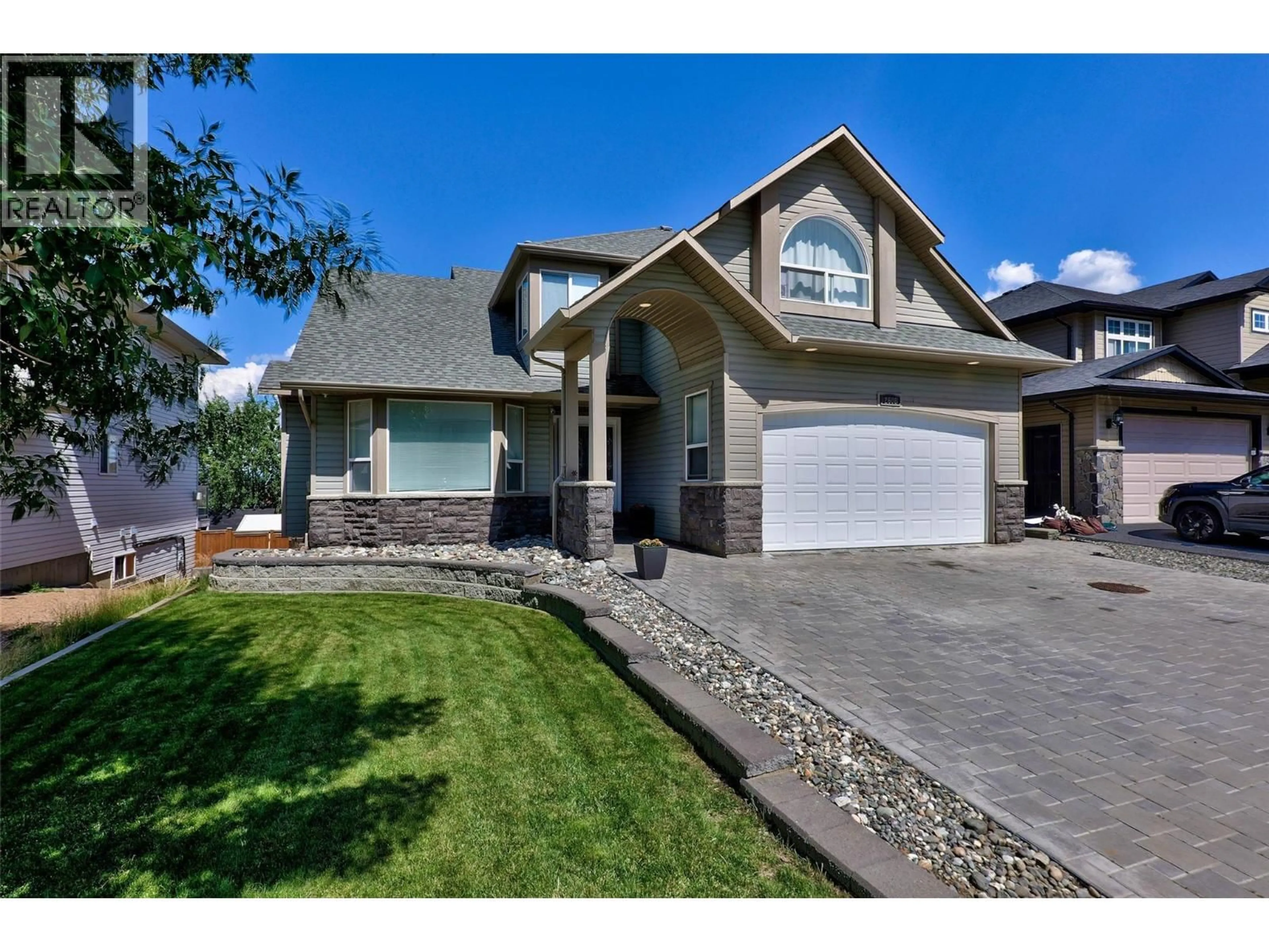 Home with vinyl exterior material, street for 2608 BENTALL DRIVE, Kamloops British Columbia V1S2B5