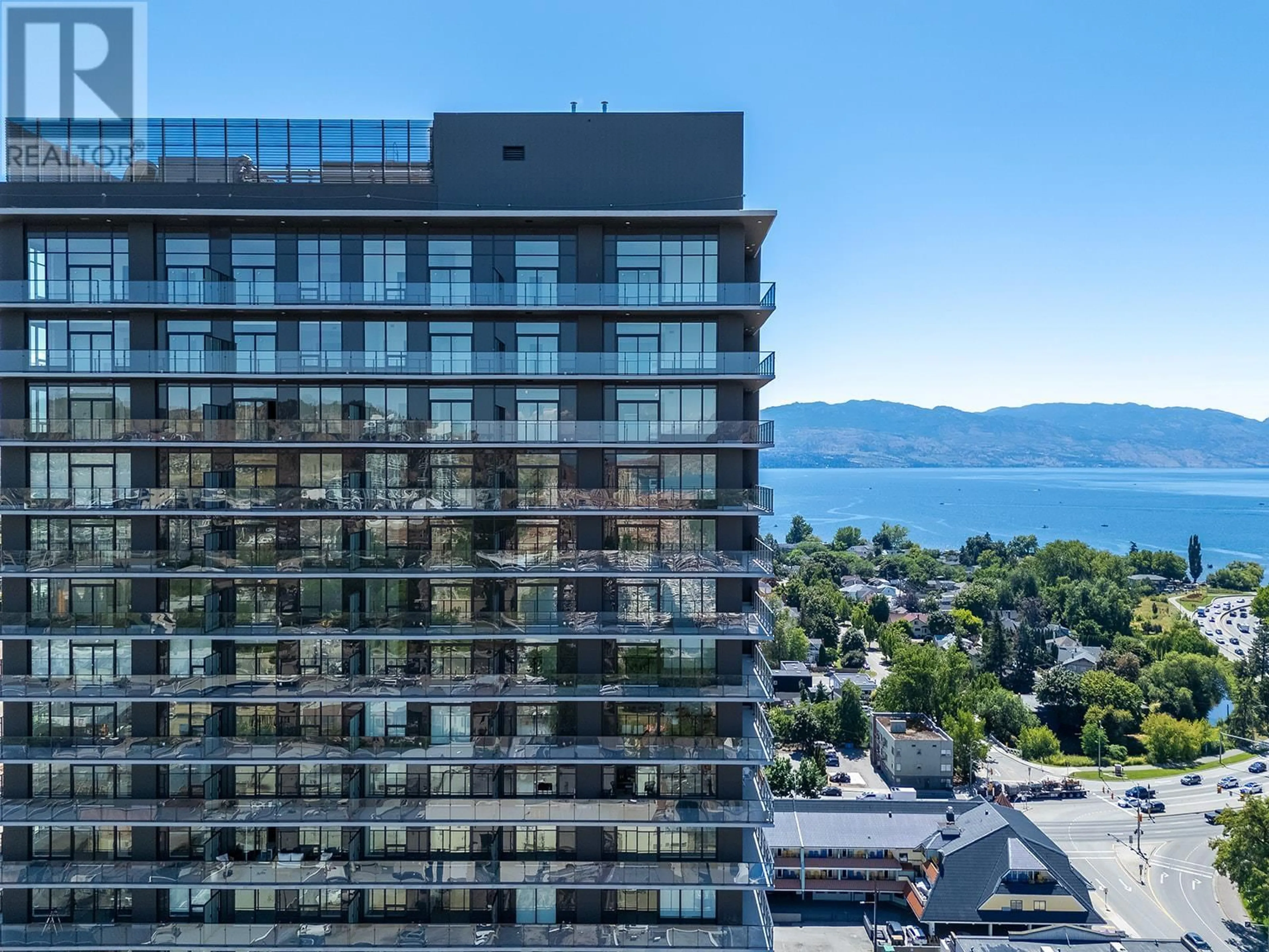 A pic from outside/outdoor area/front of a property/back of a property/a pic from drone, water/lake/river/ocean view for 2108 - 238 LEON AVENUE, Kelowna British Columbia V1Y0N6