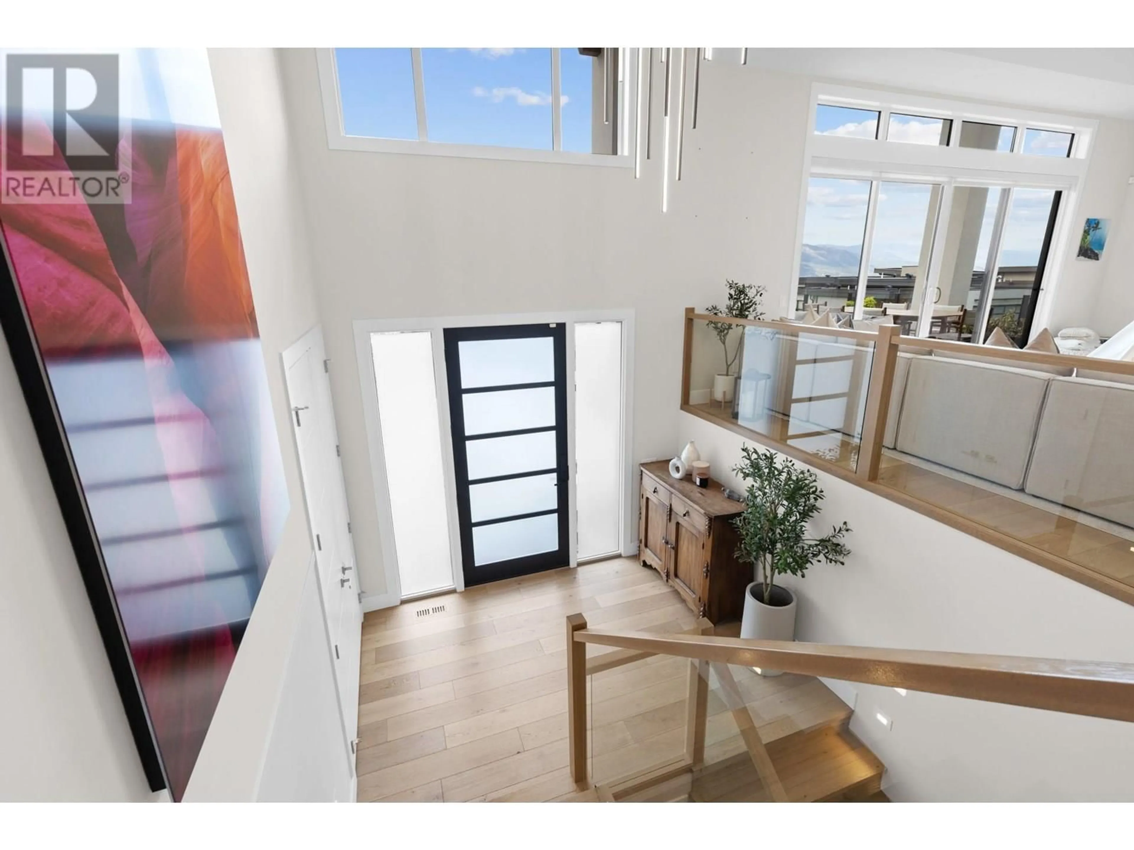 Indoor entryway for 3387 WATER BIRCH CIRCLE, Kelowna British Columbia V1V3G1