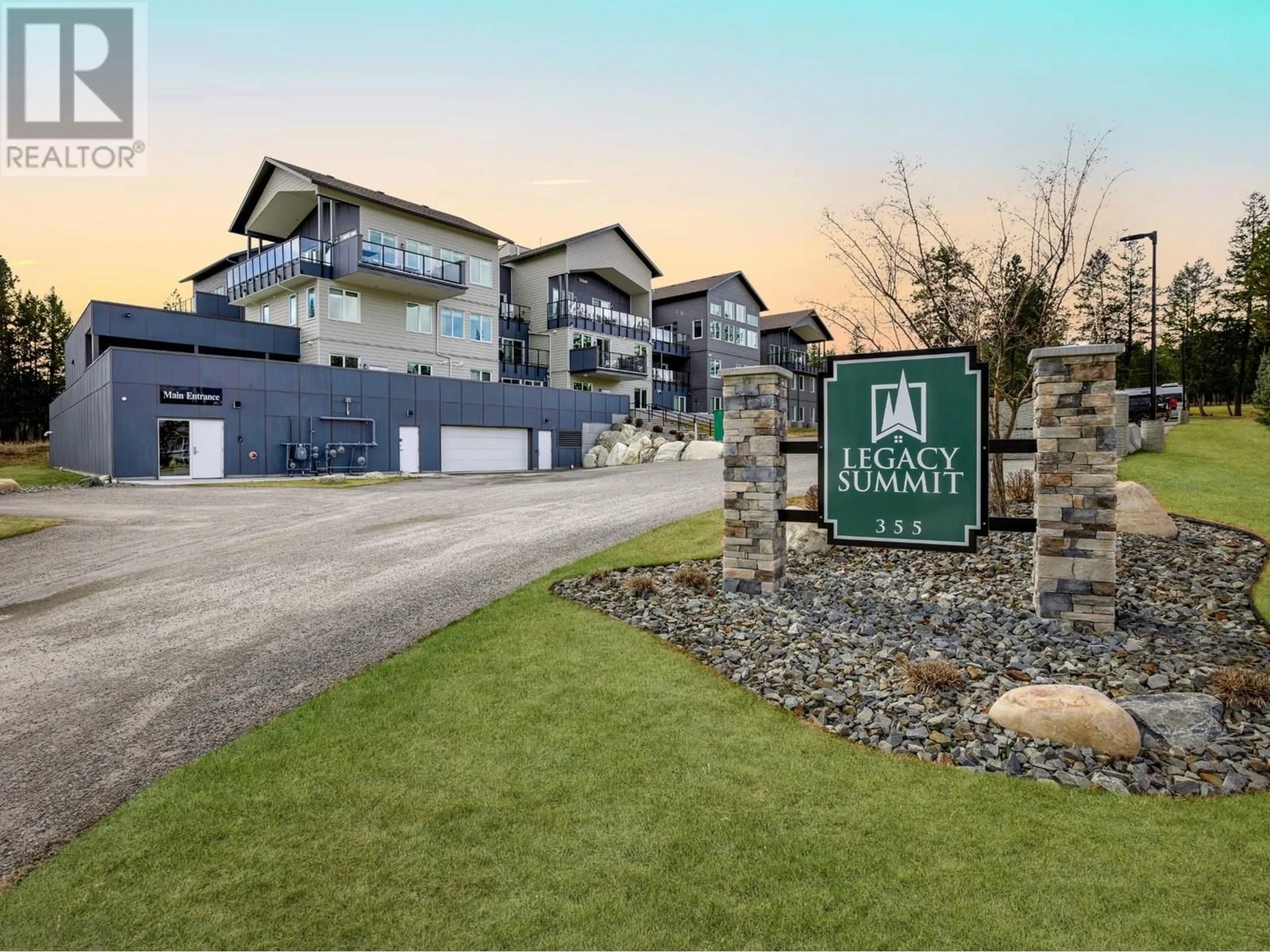 Indoor foyer for 213 - 355 LEGACY LOOKOUT, Cranbrook British Columbia V1C0E6