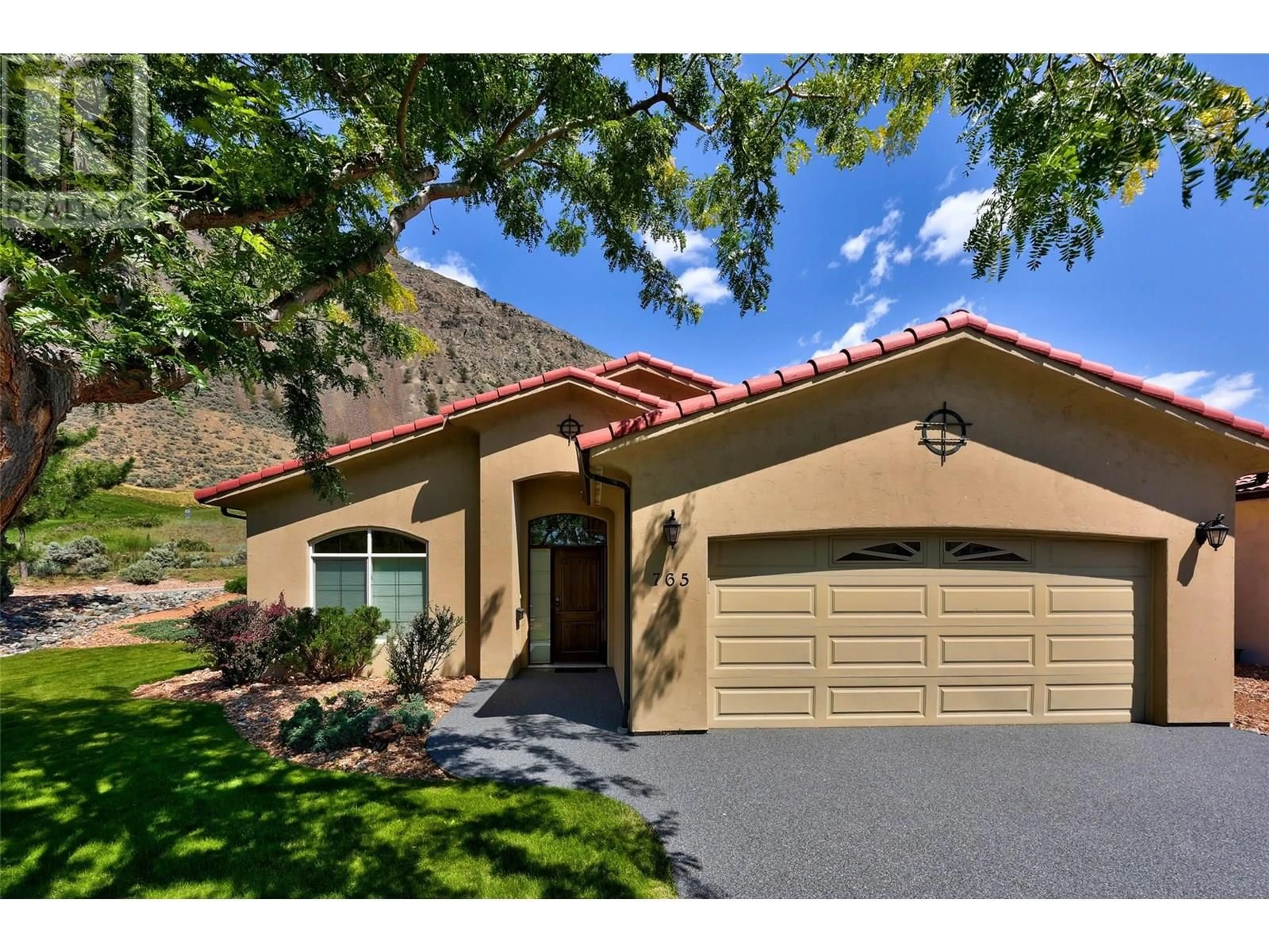 Home with vinyl exterior material, street for 765 ROSEWOOD CRESCENT, Kamloops British Columbia V2H1S3