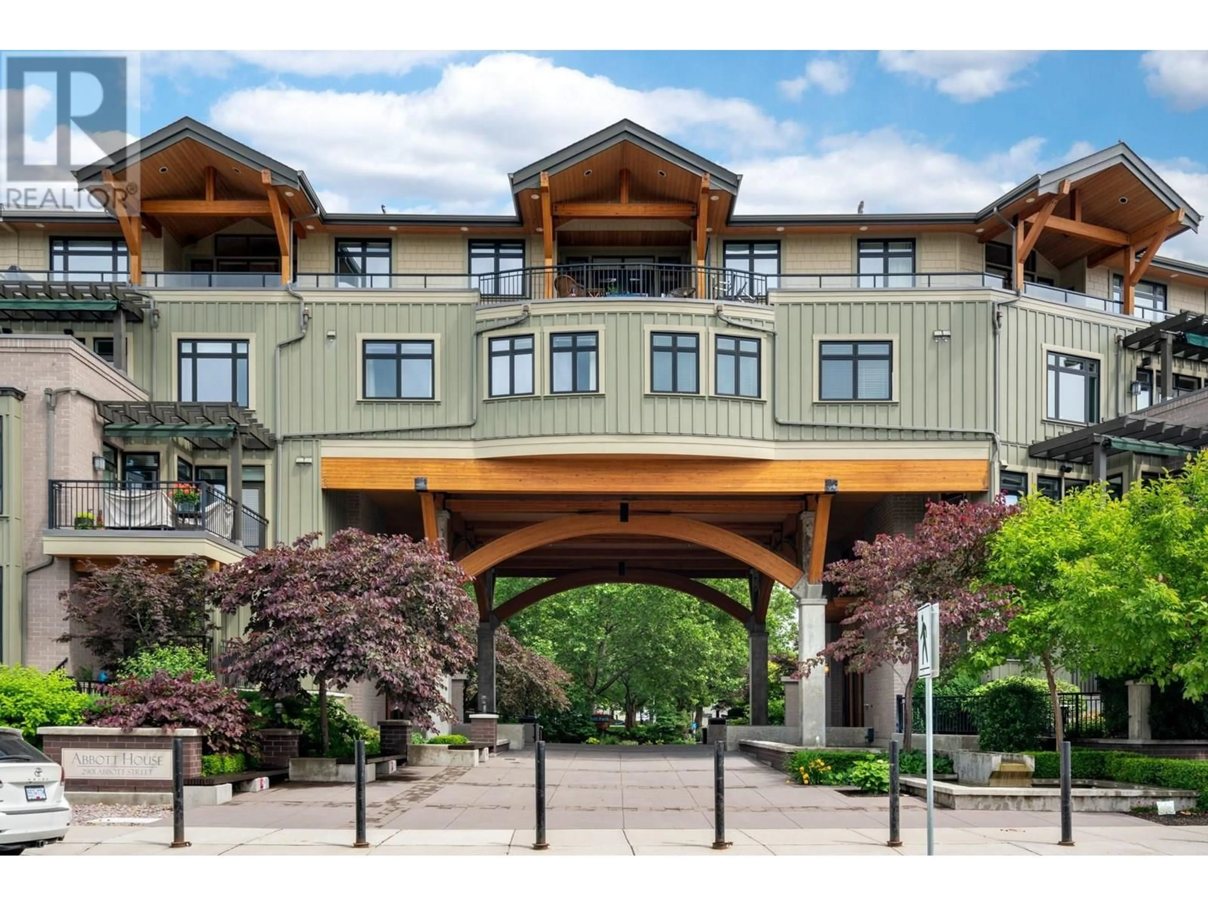 Unknown for 201 - 2901 ABBOTT STREET, Kelowna British Columbia V1Y1G7