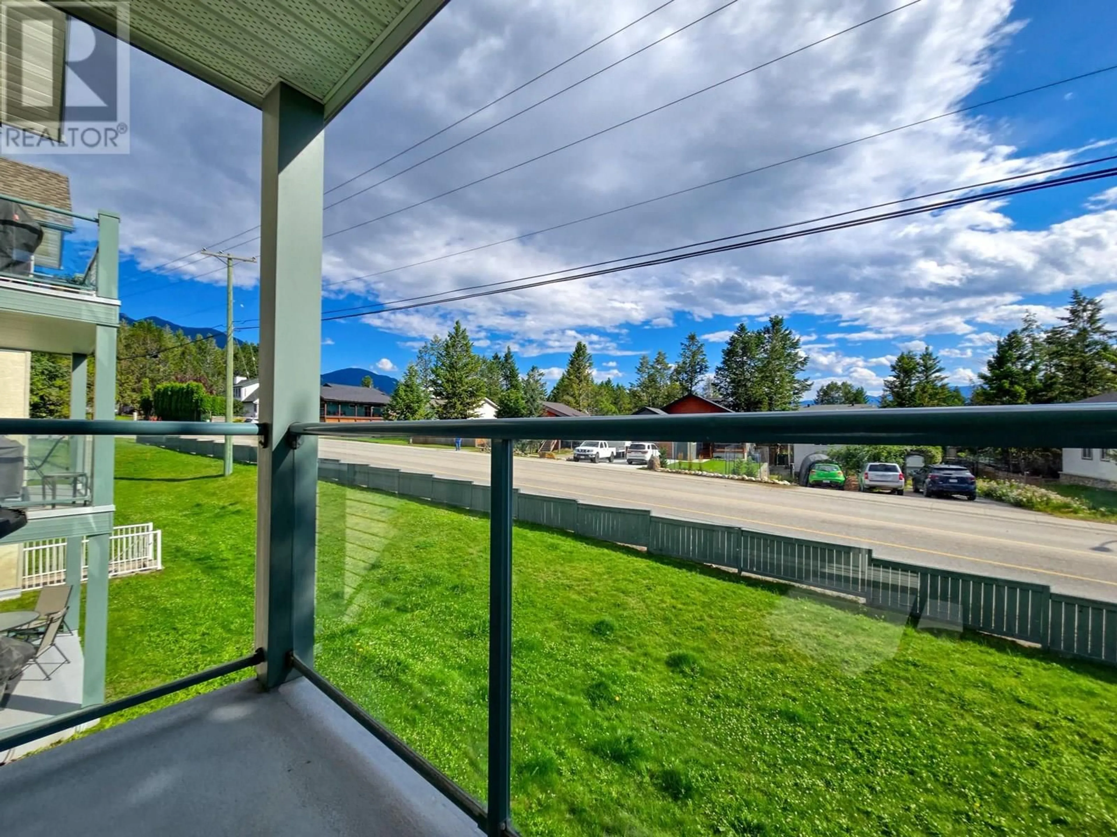 Patio, water/lake/river/ocean view for 205 - 4767 FORSTERS LANDING ROAD, Radium Hot Springs British Columbia V0A1M0