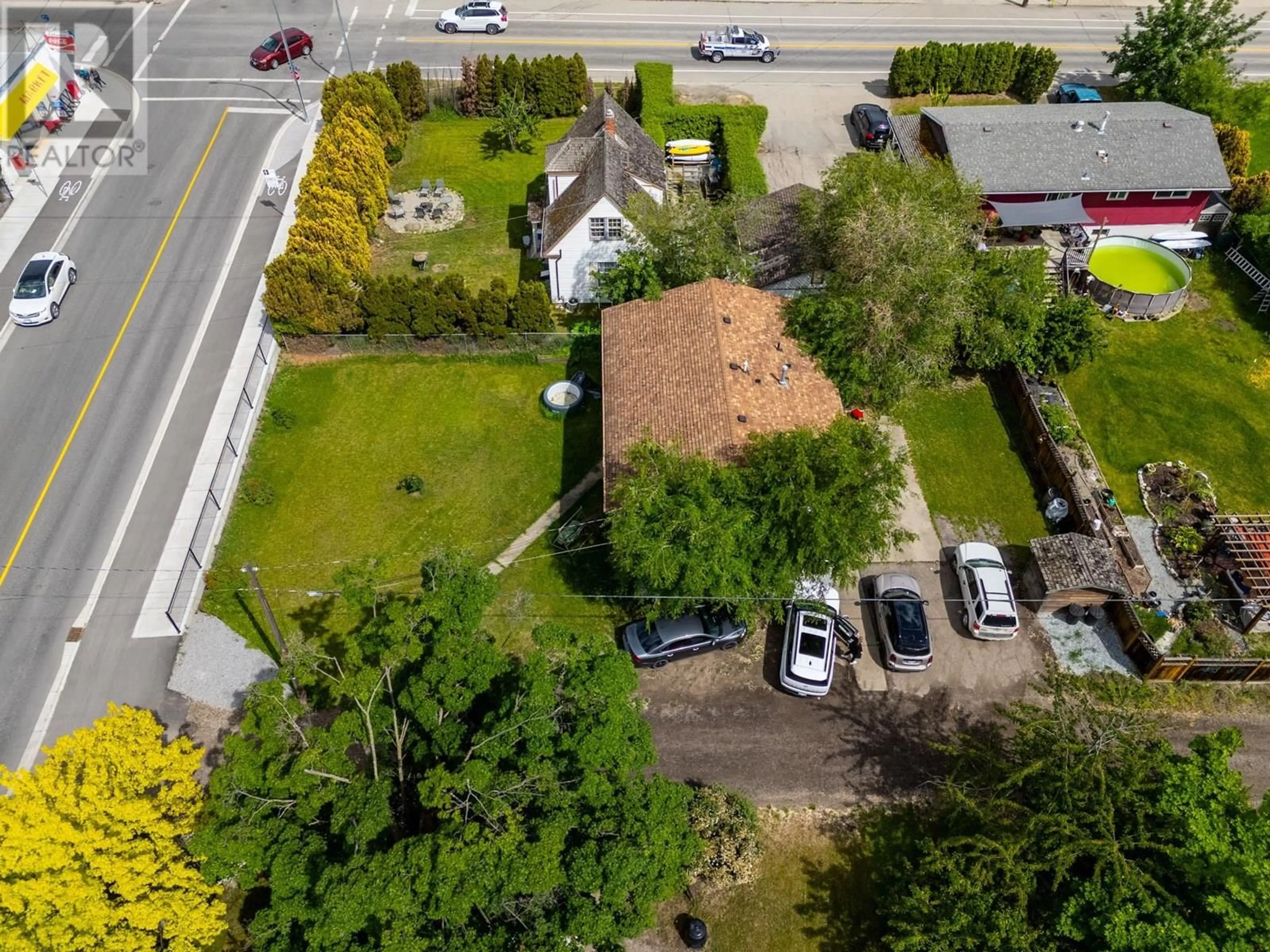 A pic from outside/outdoor area/front of a property/back of a property/a pic from drone, street for 1502 32 AVENUE, Vernon British Columbia V1T2H8