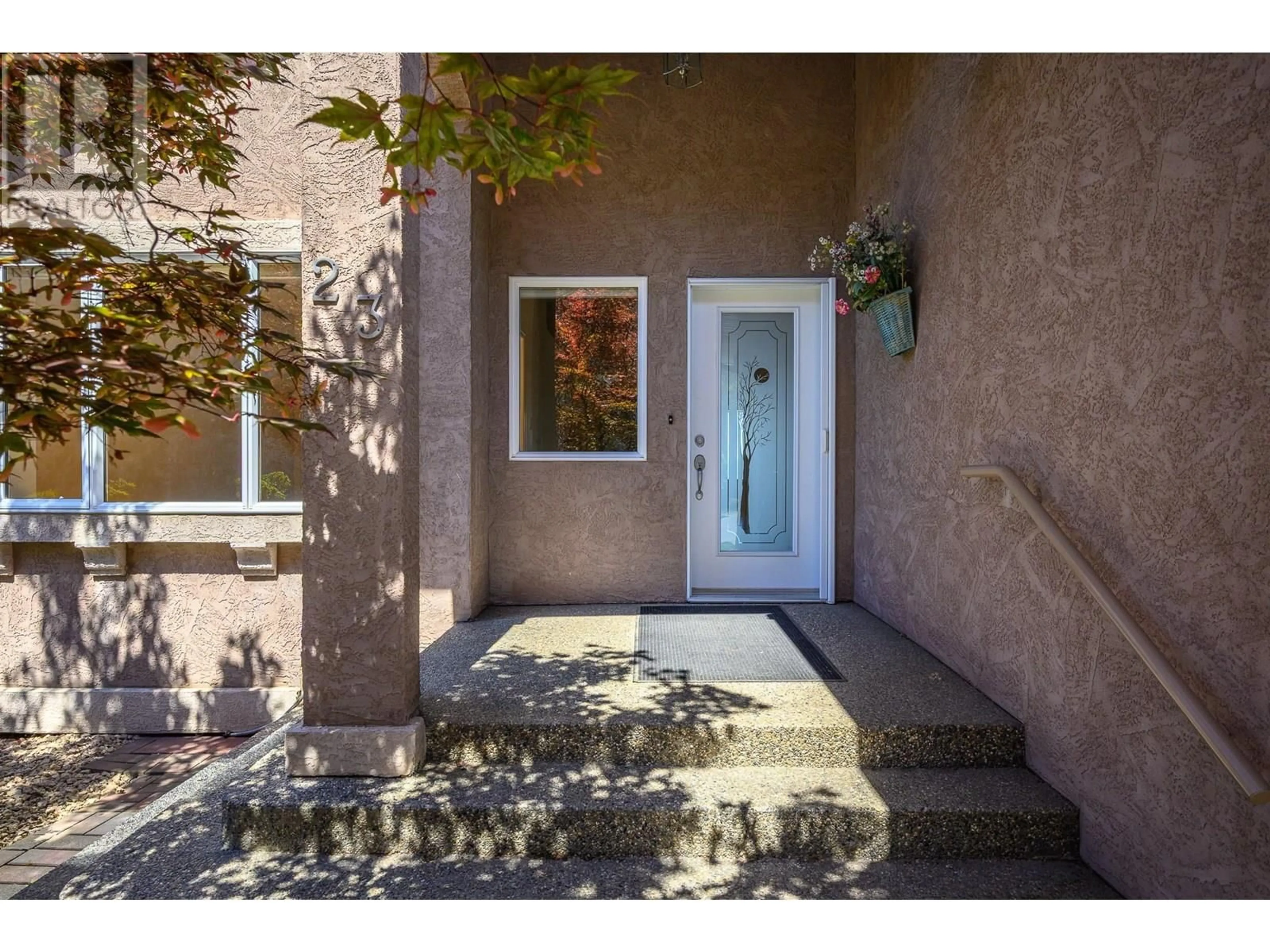 Indoor entryway for 23 QUAIL VISTA PLACE, Vernon British Columbia V1B3X9
