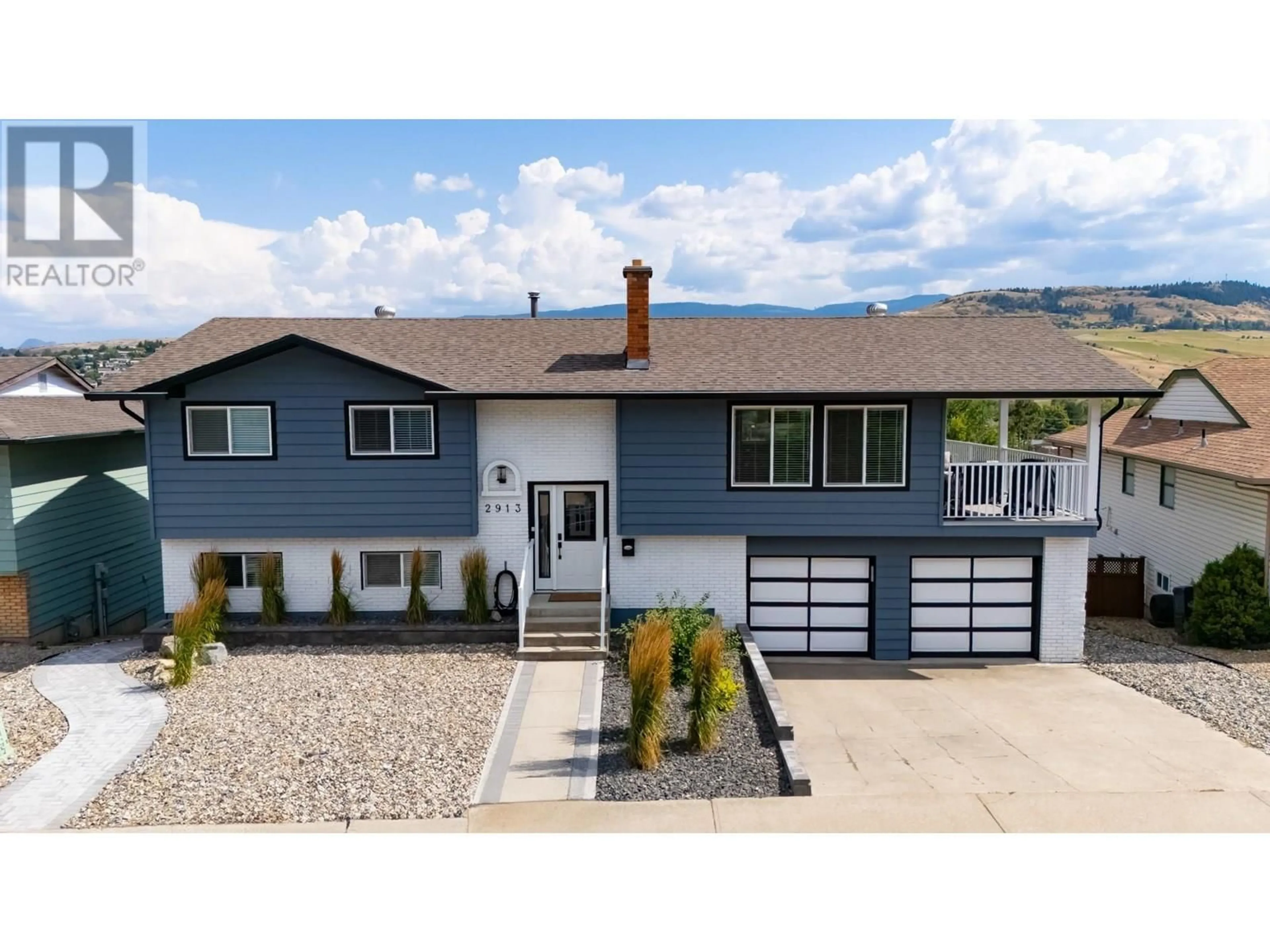 Home with vinyl exterior material, street for 2913 PROSPECT DRIVE, Vernon British Columbia V1T8J2