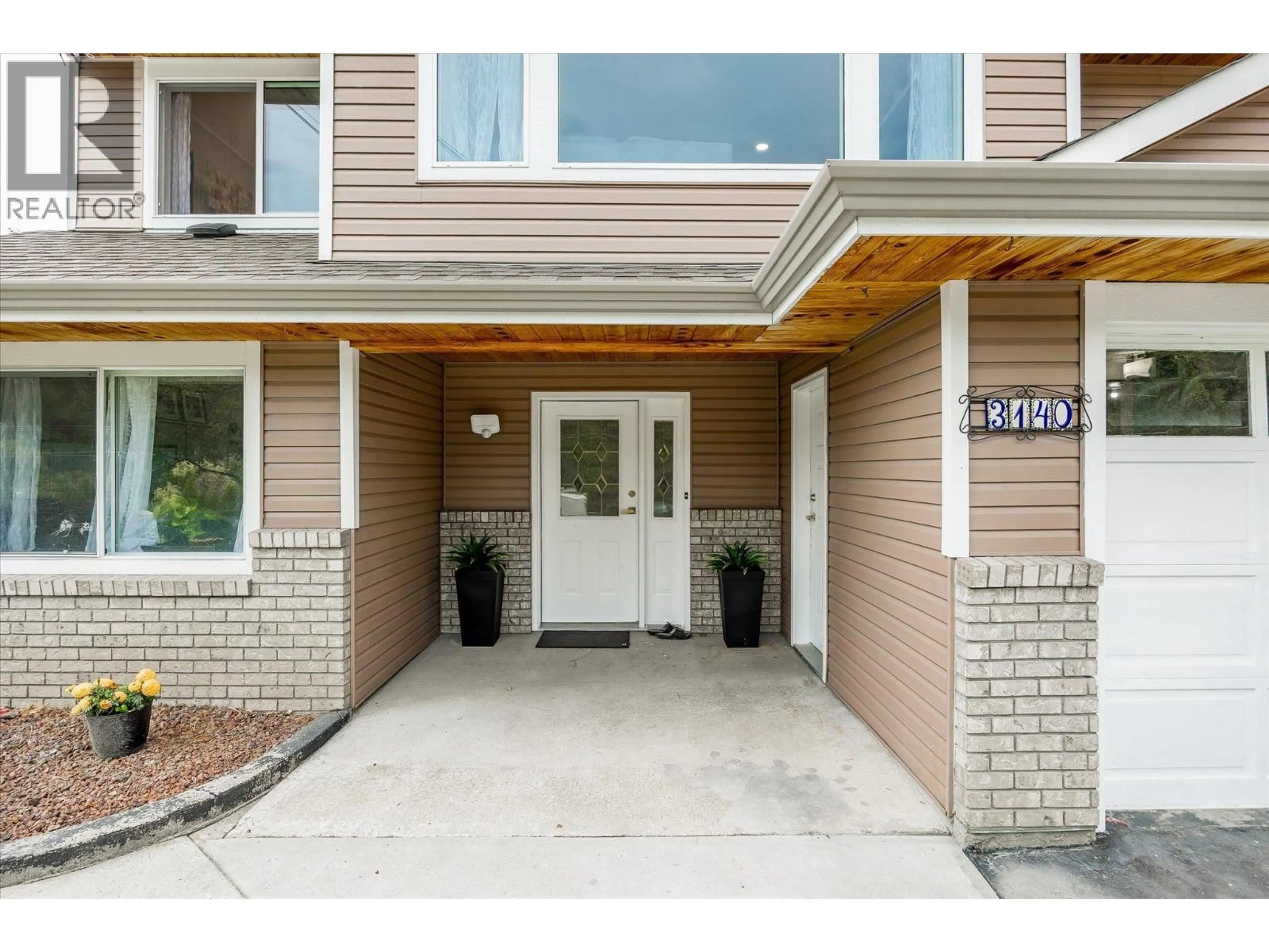 Indoor entryway for 3140 COVENTRY CRESCENT, West Kelowna British Columbia V4T1E3