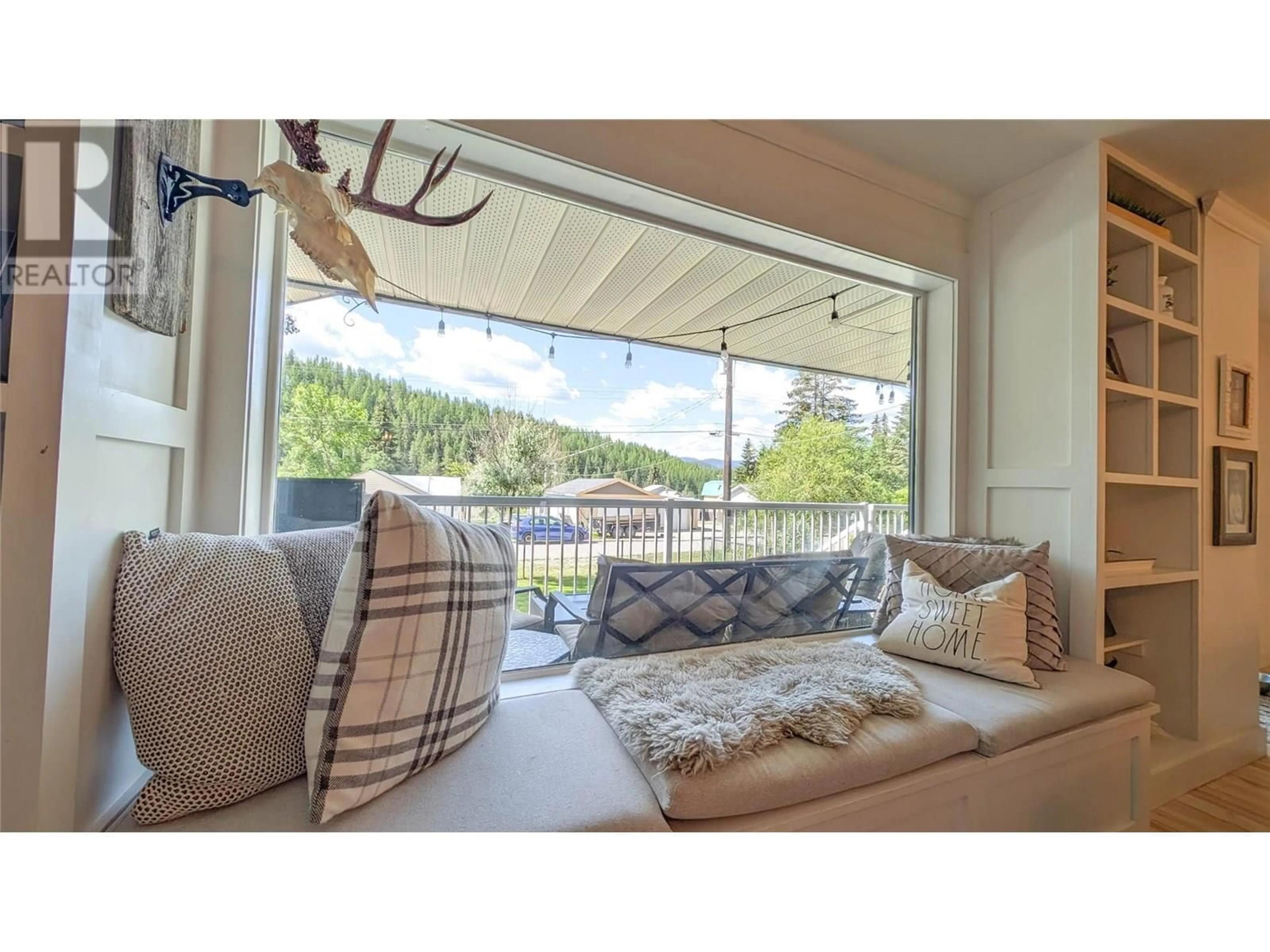 Living room with furniture, unknown for 1391 POISSON RD ROAD, Kimberley British Columbia V1A3M9