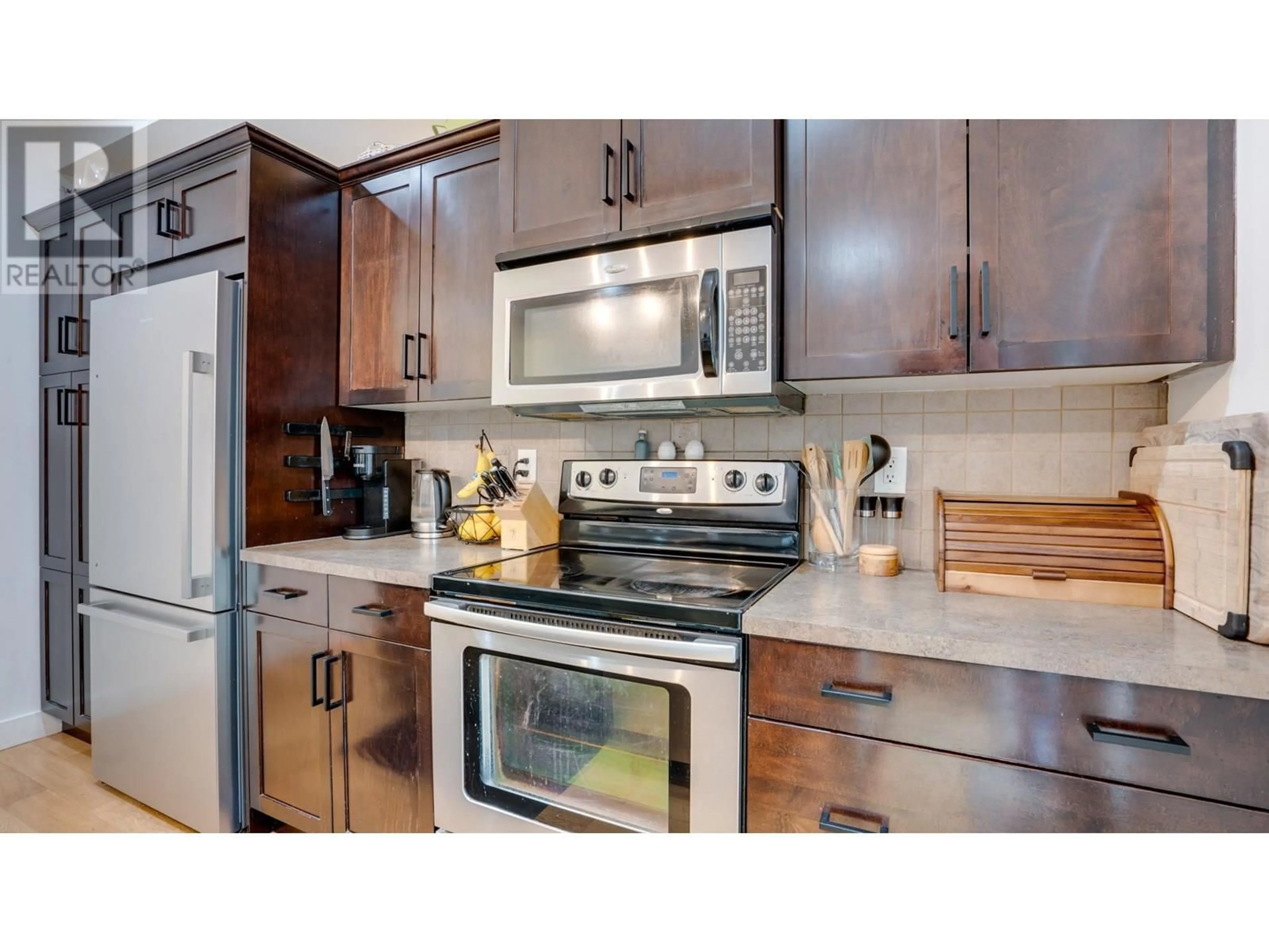 Standard kitchen, unknown for 1003 - 4900 HERITAGE DRIVE, Vernon British Columbia V1T9X1