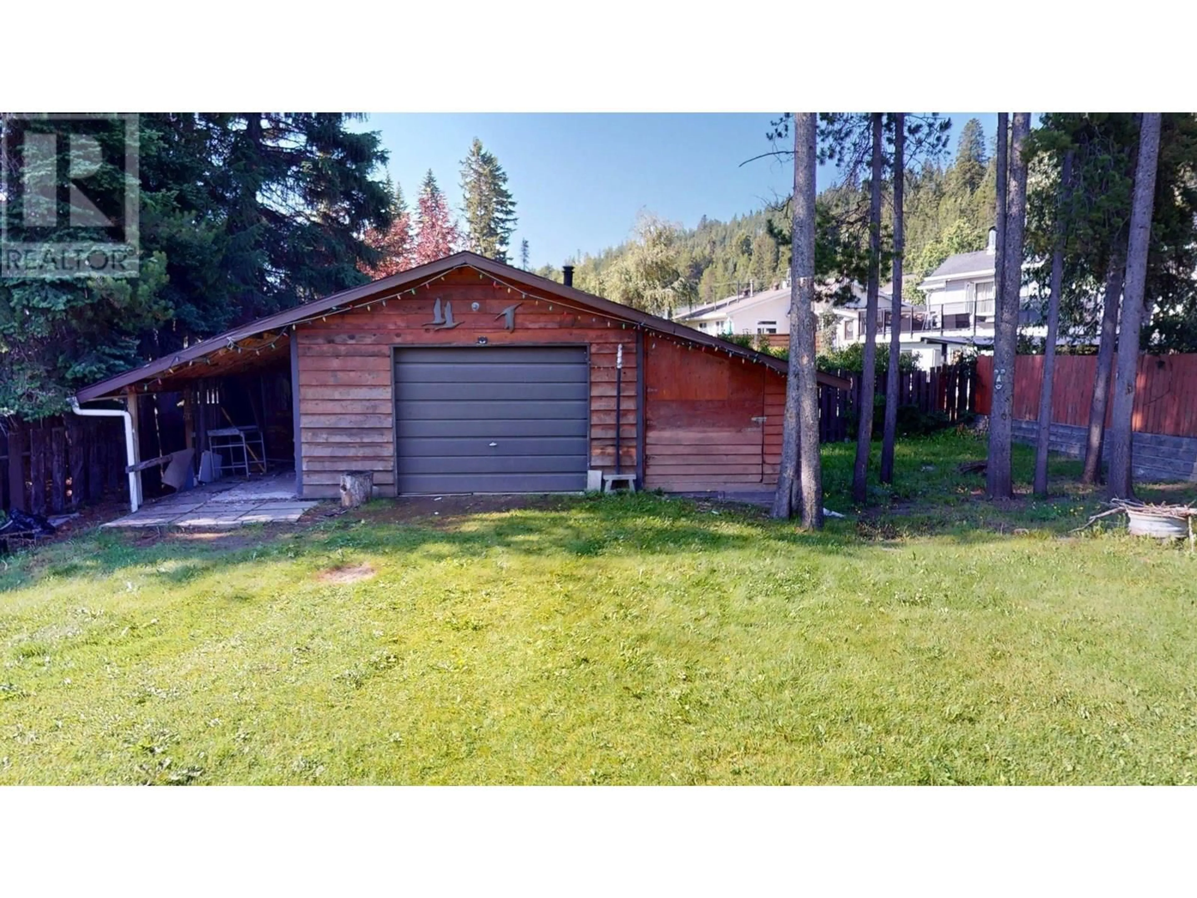Shed for 2220 ALMOND STREET, Elkford British Columbia V0B1H0