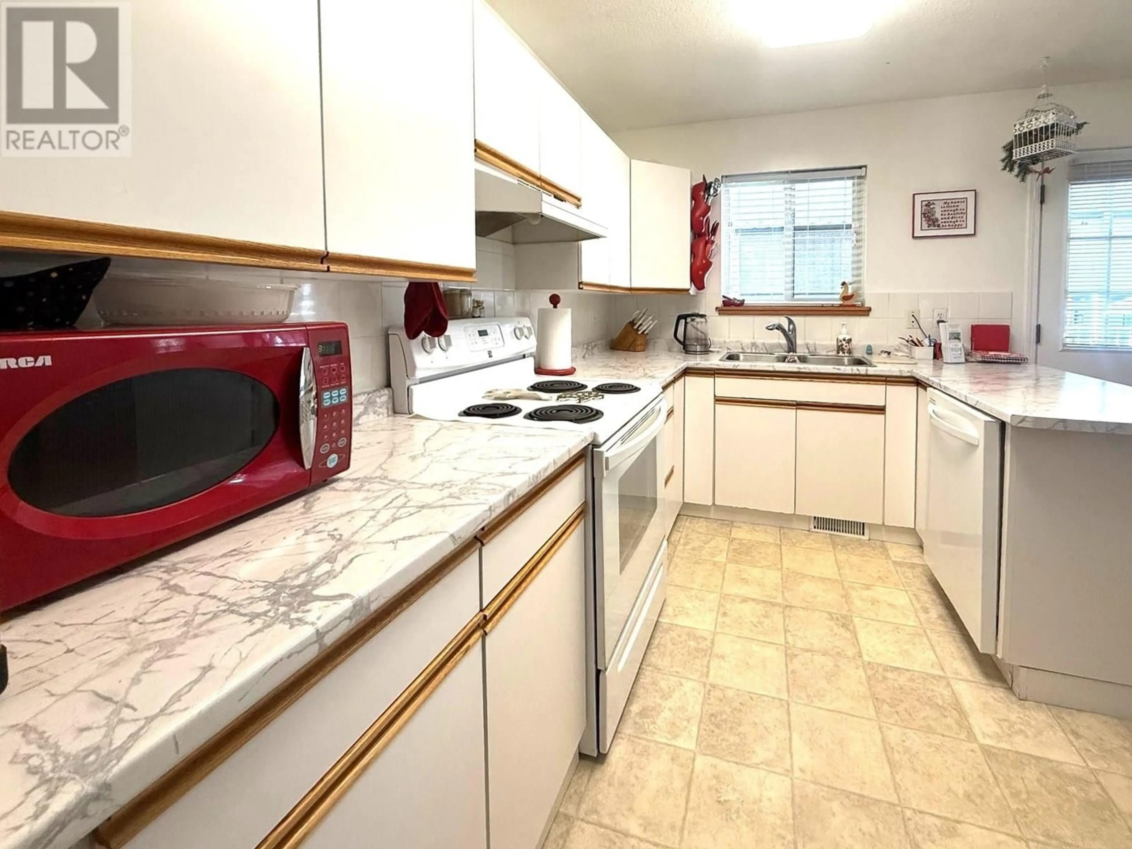 Standard kitchen, ceramic/tile floor for 2044 MONTEITH DRIVE, Kamloops British Columbia V2E2G5