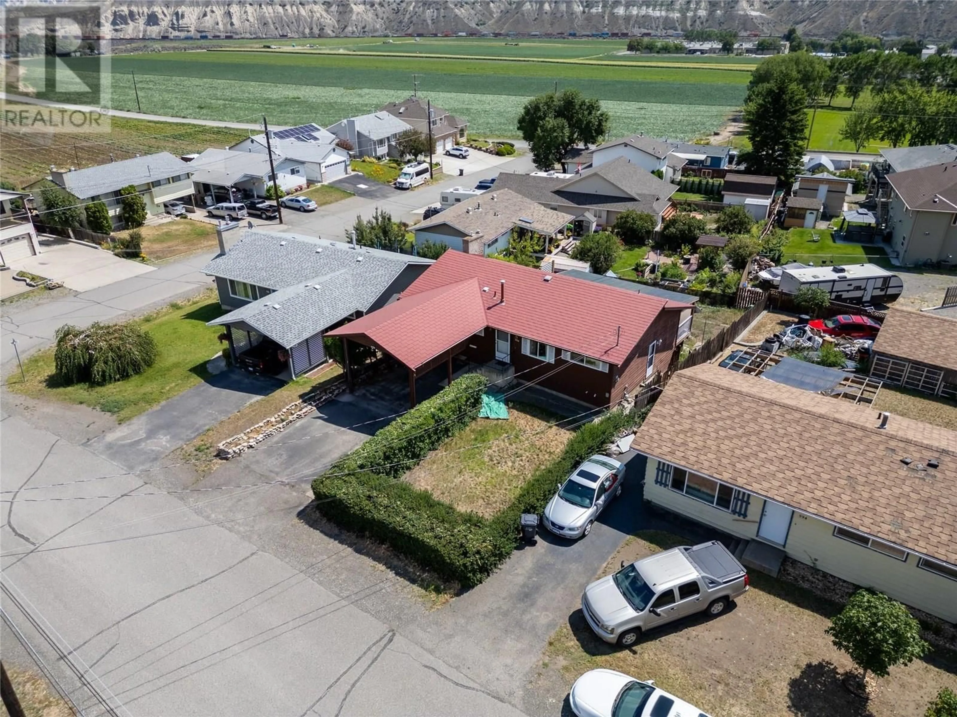A pic from outside/outdoor area/front of a property/back of a property/a pic from drone, unknown for 604 PINE STREET, Ashcroft British Columbia V0K1A0