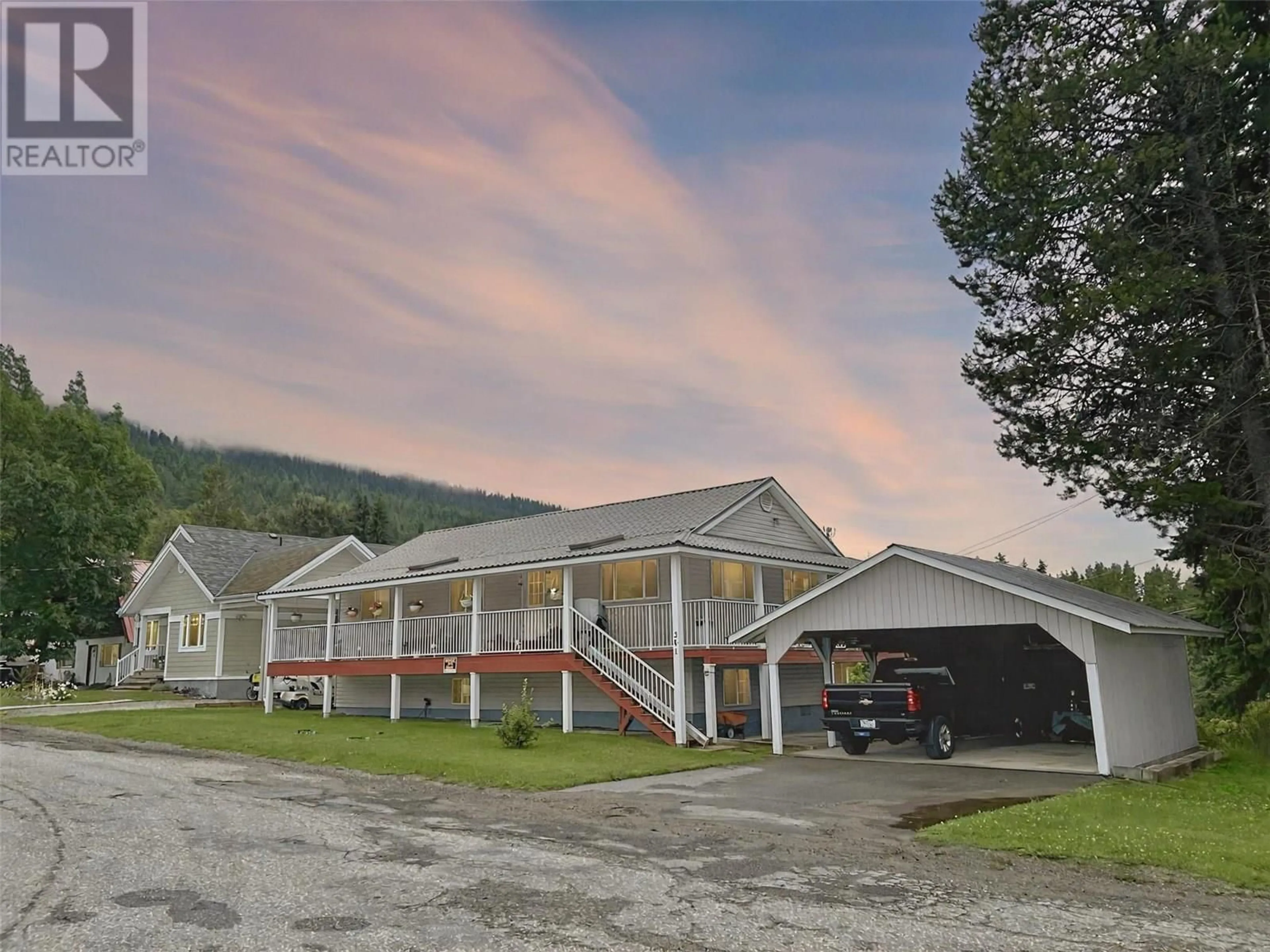 Unknown for 301 FOWLER STREET, Riondel British Columbia V0B2B0