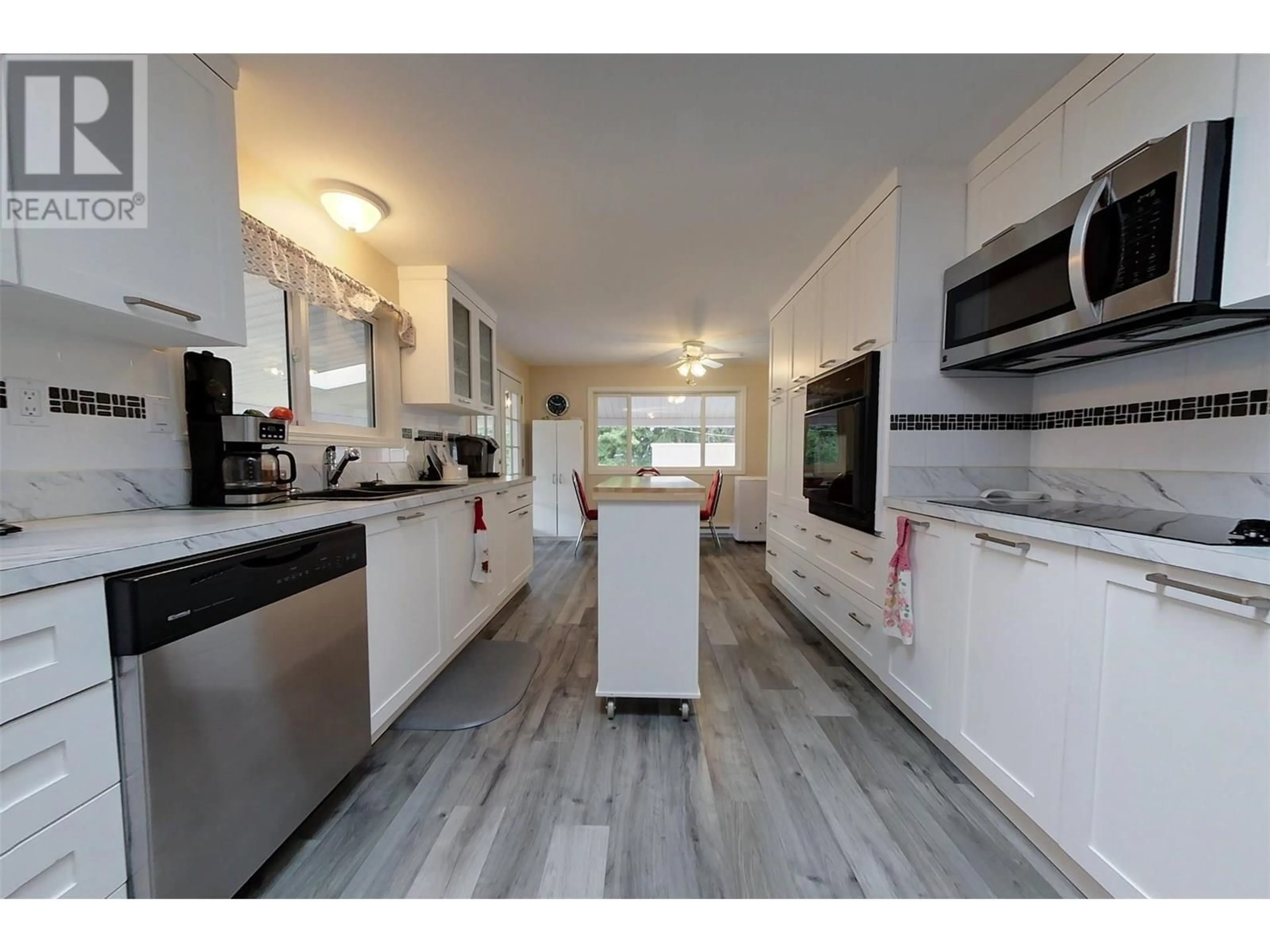 Open concept kitchen, unknown for 301 FOWLER STREET, Riondel British Columbia V0B2B0