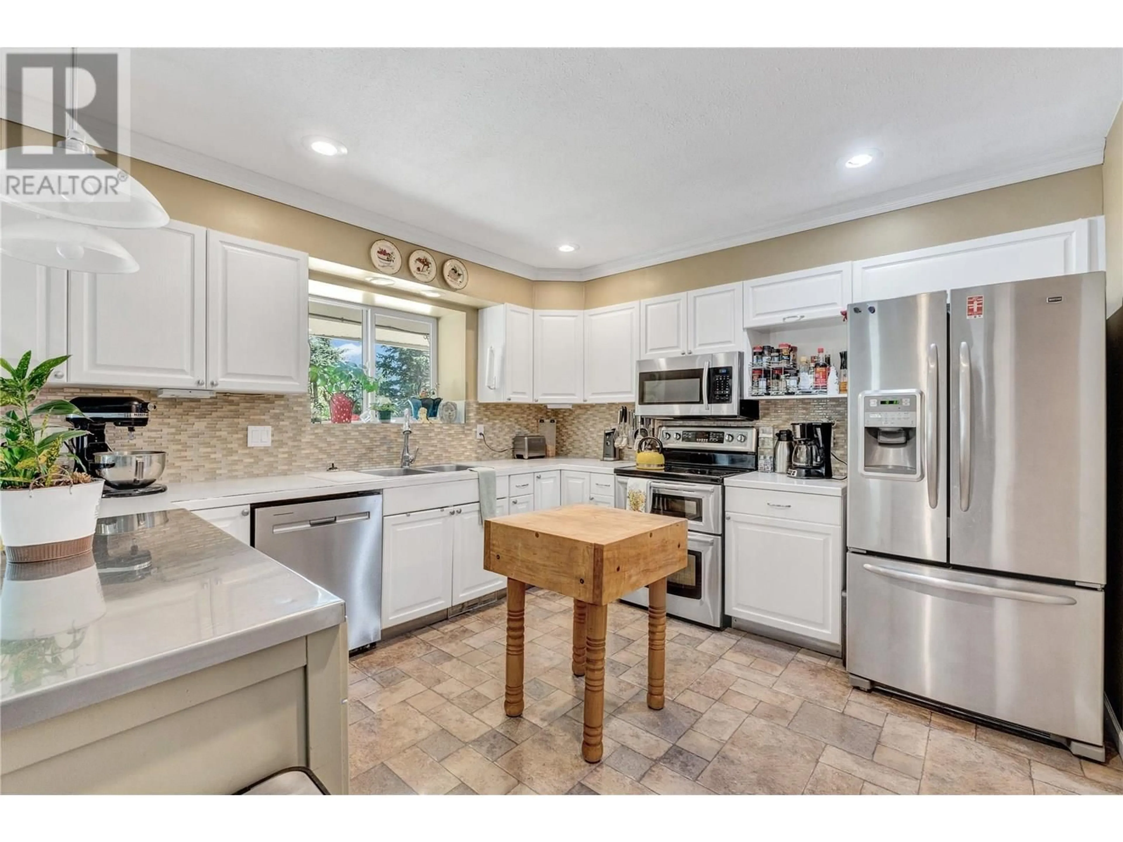 Open concept kitchen, ceramic/tile floor for 1110 HIGHWAY 5A OTHER, Princeton British Columbia V0X1W0