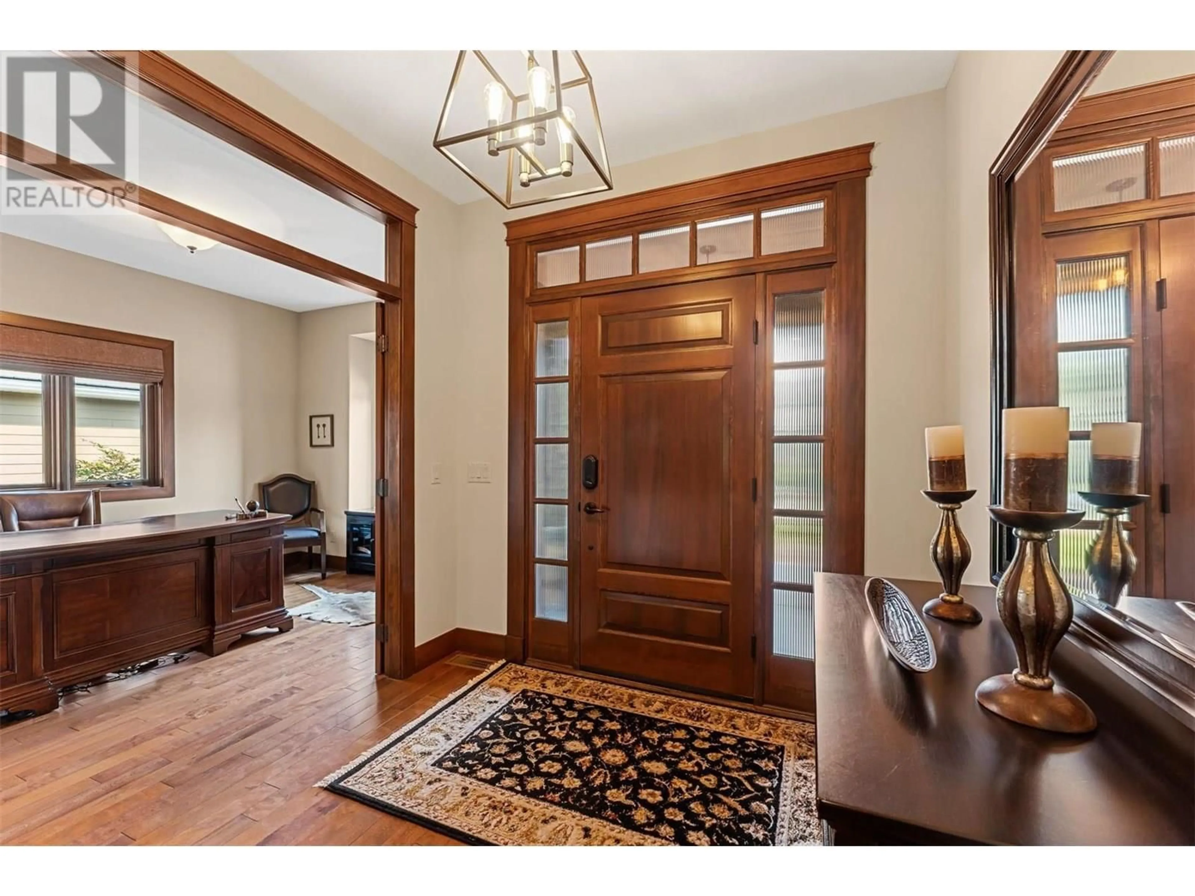 Indoor entryway for 137 - 4450 GORDON DRIVE, Kelowna British Columbia V1W1T1